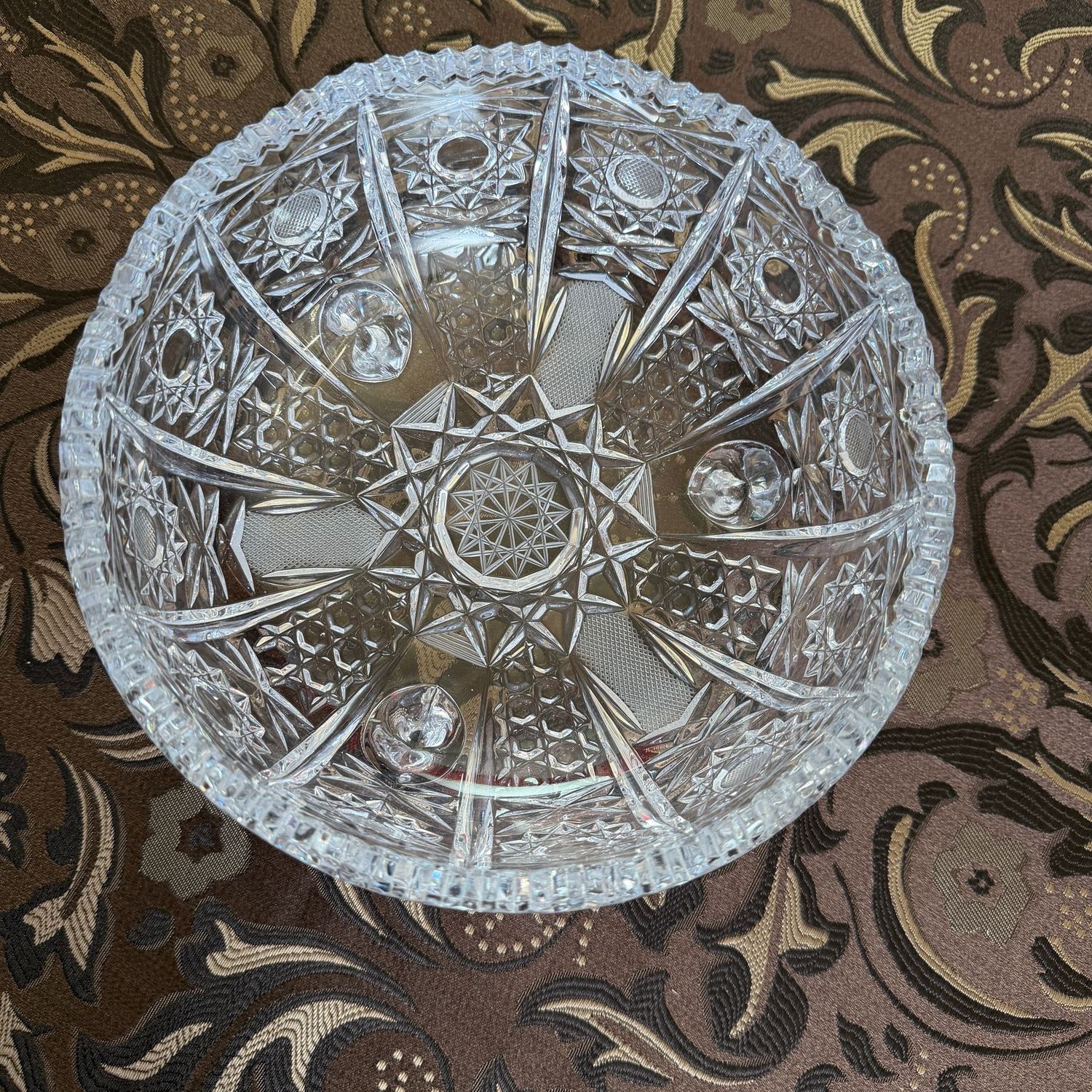 Cut leaded crystal tri-foot bowl, 10 Cut leaded crystal tri-foot bowl, 10", S0227