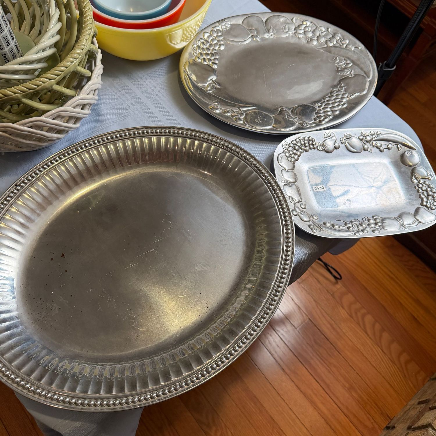 Group of Wilton Armatale platters, the largest is 18 Group of Wilton Armatale platters, the largest is 18", S0430