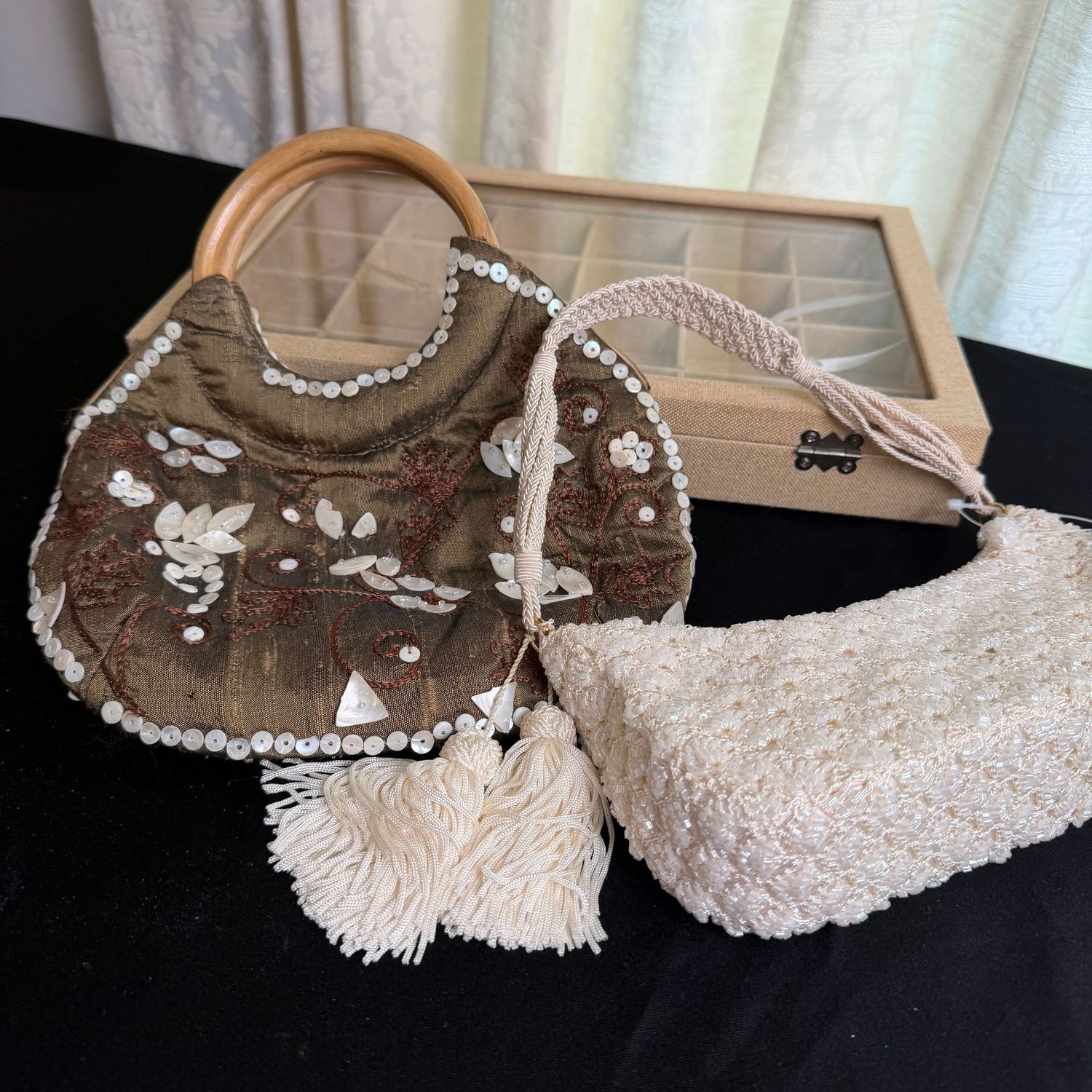 Evening bags, small purses S0673, tan and ivory beaded