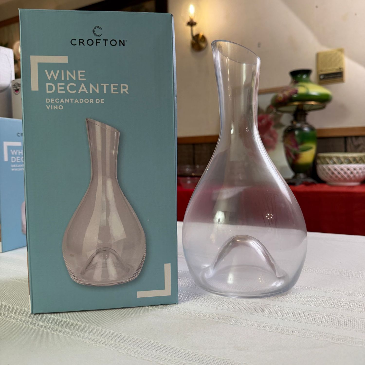 Crofton wine decanter in box, S0717