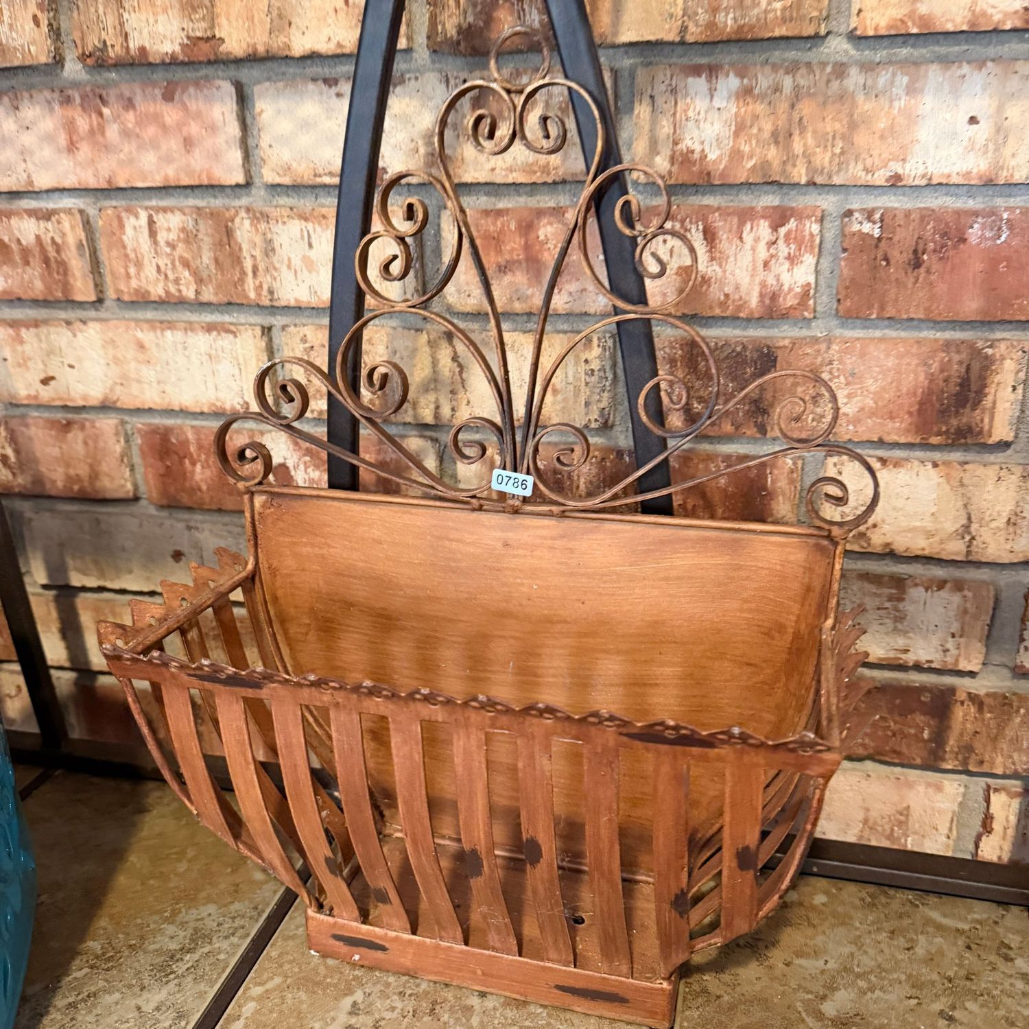 Metal planter with brushed copper finish, heavy, 17"H x 12"W, S0786