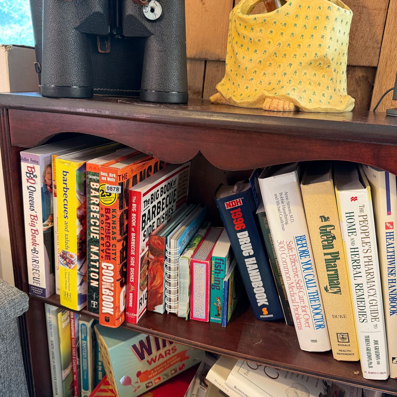 Shelf of books, mostly cooking and health, S0878 Shelf of books, mostly cooking and health, S0878