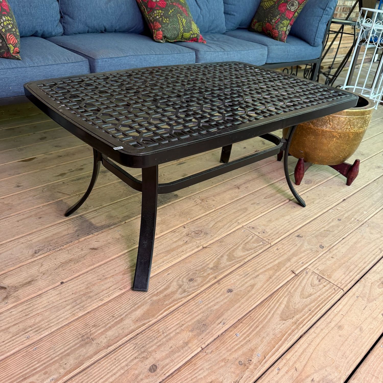 Tubular black metal patio coffee table, 19 Tubular black metal patio coffee table, 19"H x 39"L x 25"W, S0907