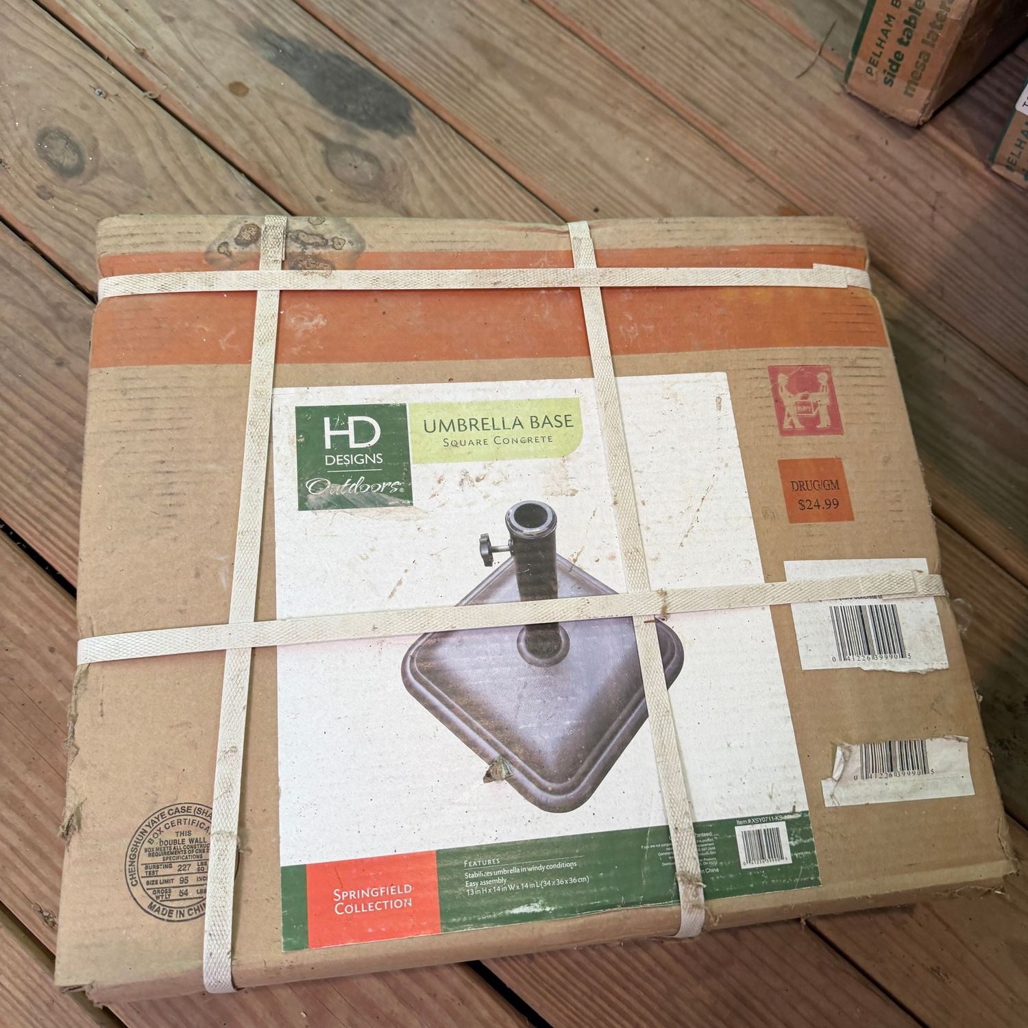 HD Designs patio umbrella base, square concrete, heavy, in box, 13 HD Designs patio umbrella base, square concrete, heavy, in box, 13"H x 14"W, S0970