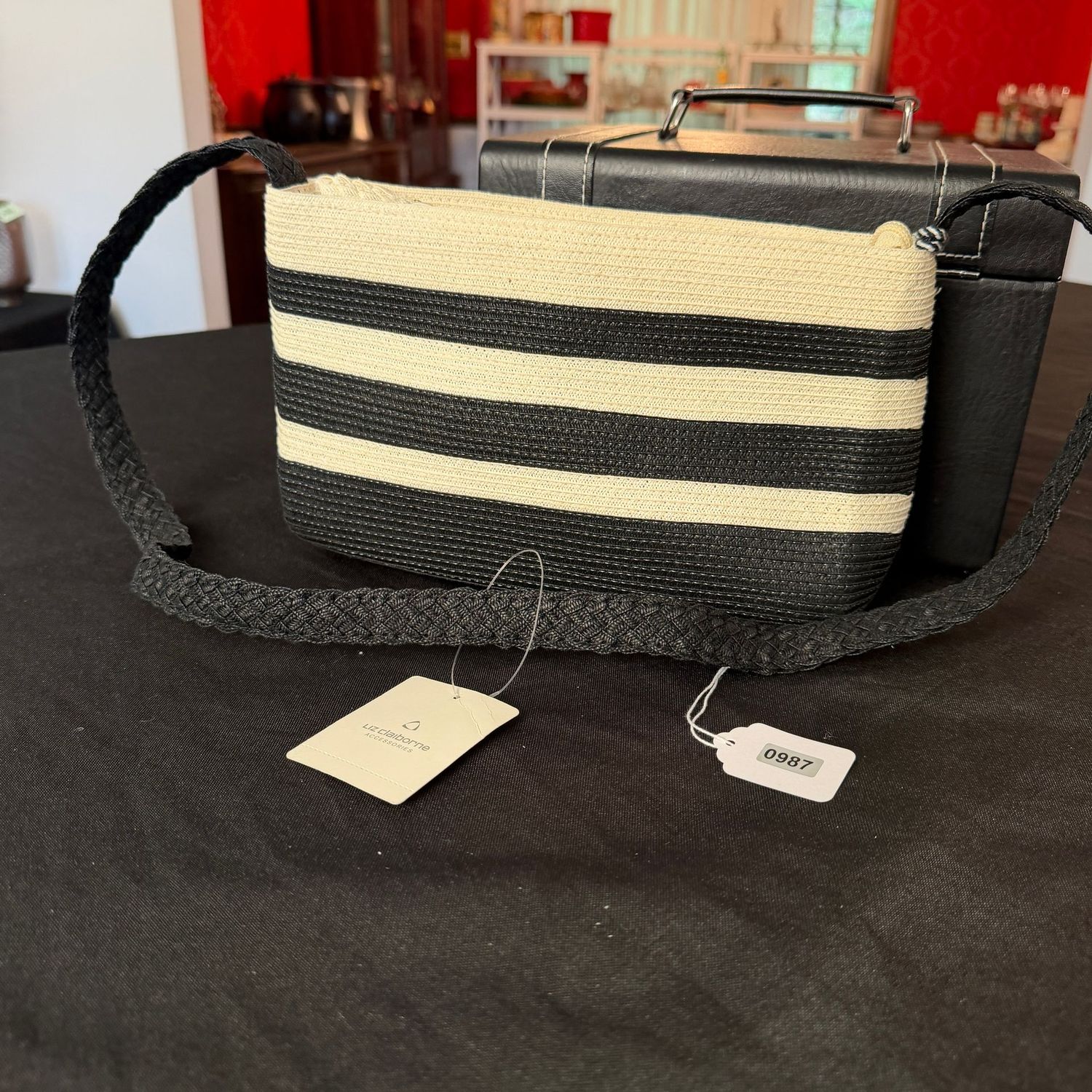 Liz Claiborne black and tan woven purse, 6" x 10", S0987