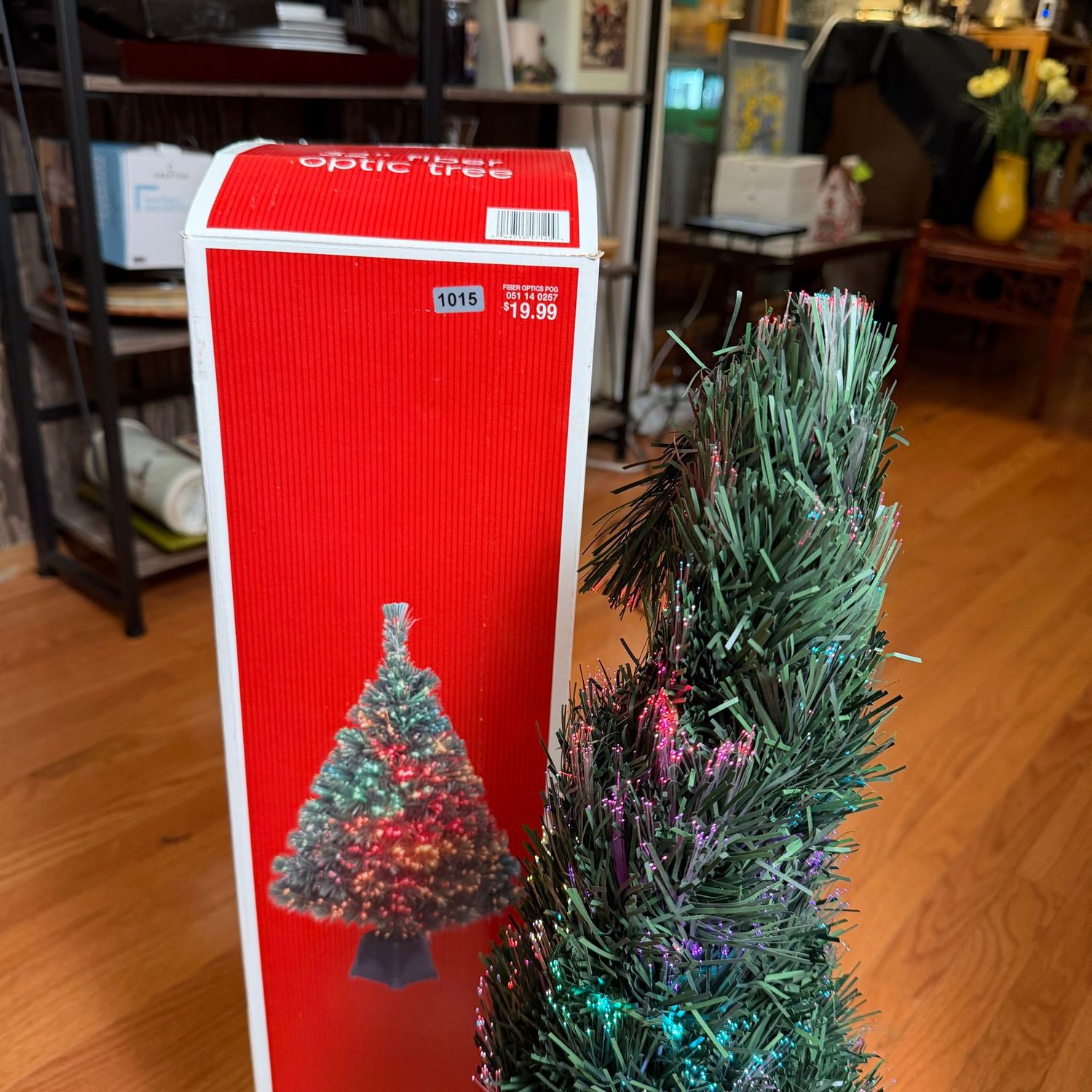 Fiber optic tabletop Christmas tree in box, 32 Fiber optic tabletop Christmas tree in box, 32", works well on test, S1015