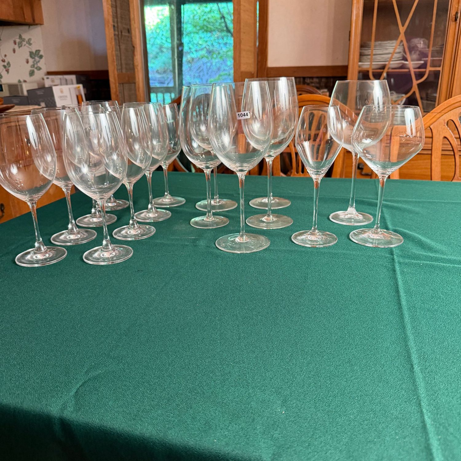 Fine crystal stemware in a variety of sizes, tallest is 11 Fine crystal stemware in a variety of sizes, tallest is 11", S1044