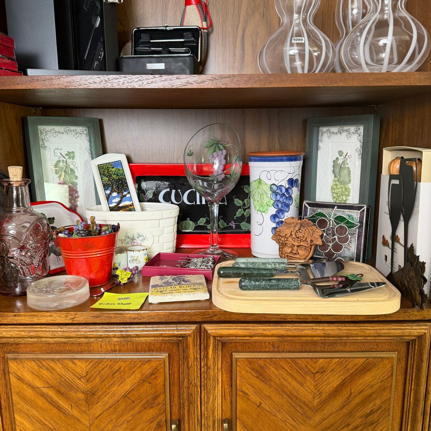 Grapes-themed shelf of wine and bar decor, plaques, decanter, charcuterie board, & more, S1100 Grapes-themed shelf of wine and bar decor, plaques, decanter, charcuterie board, & more, S1100