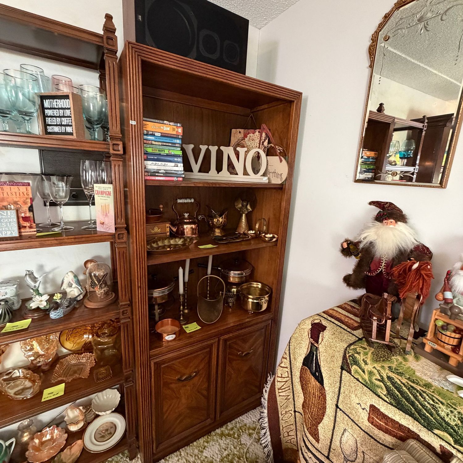 Thomasville tall shelf with lower storage cabinet, overall in very nice condition, heavy, one-piece, 6'3 Thomasville tall shelf with lower storage cabinet, overall in very nice condition, heavy, one-piece, 6'3"H x 33"W x 16"D, S1222