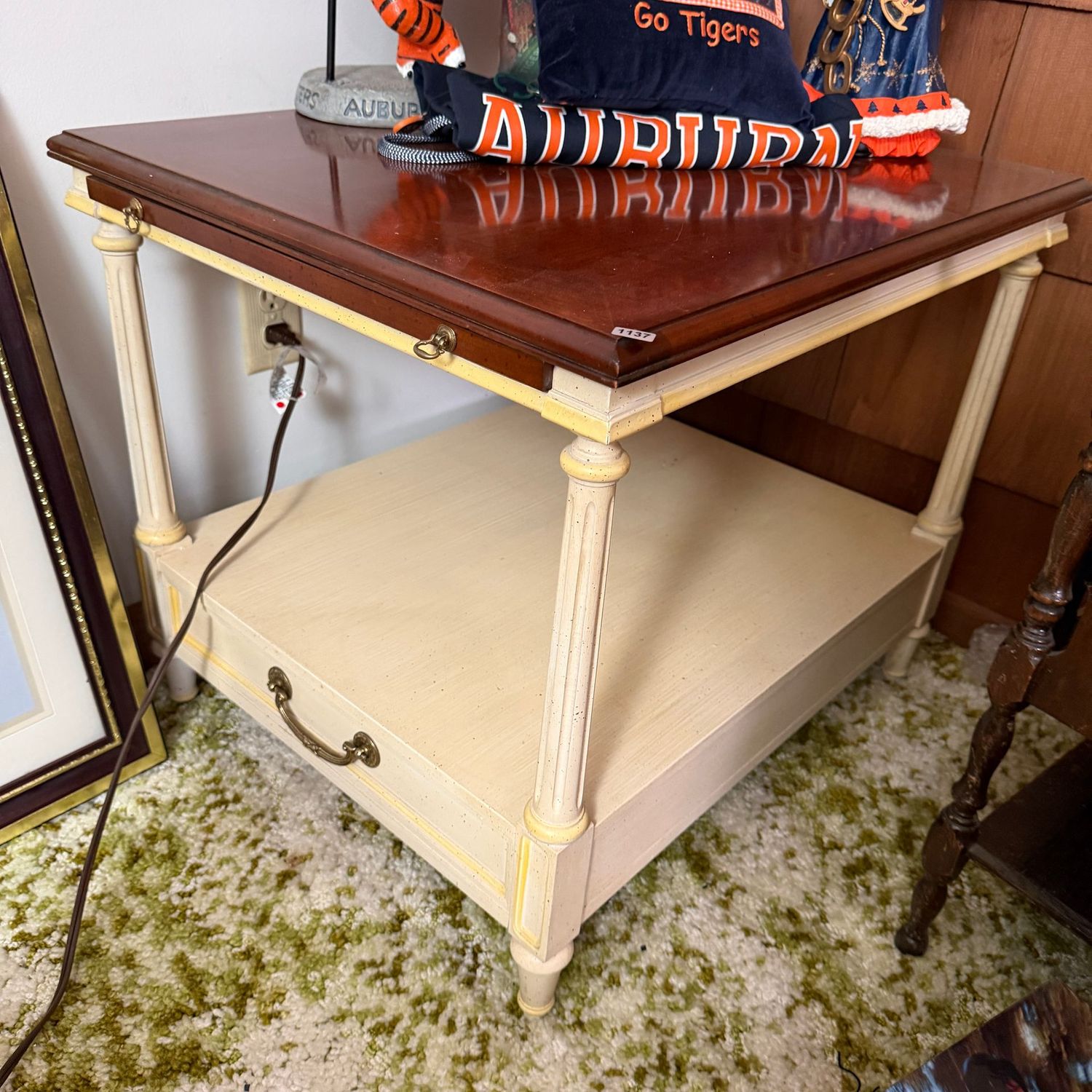 French country side table, Henredon-style, pull-out shelf, lower drawer, overall in very nice condition with minimal wear, 21 French country side table, Henredon-style, pull-out shelf, lower drawer, overall in very nice condition with minimal wear, 21"H x 21"W x 25"L, S1137