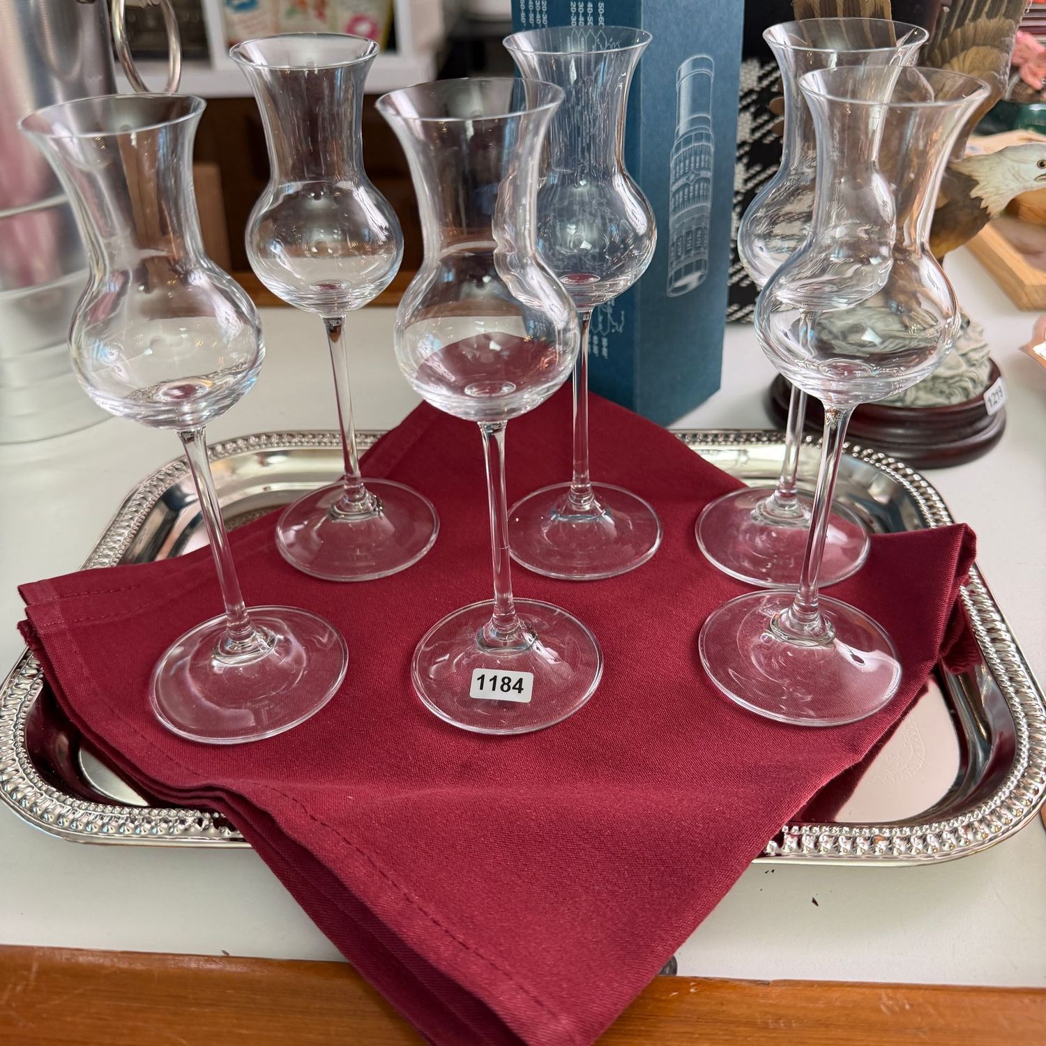 Tray of fine crystal liquor glasses, 7 Tray of fine crystal liquor glasses, 7", S1184