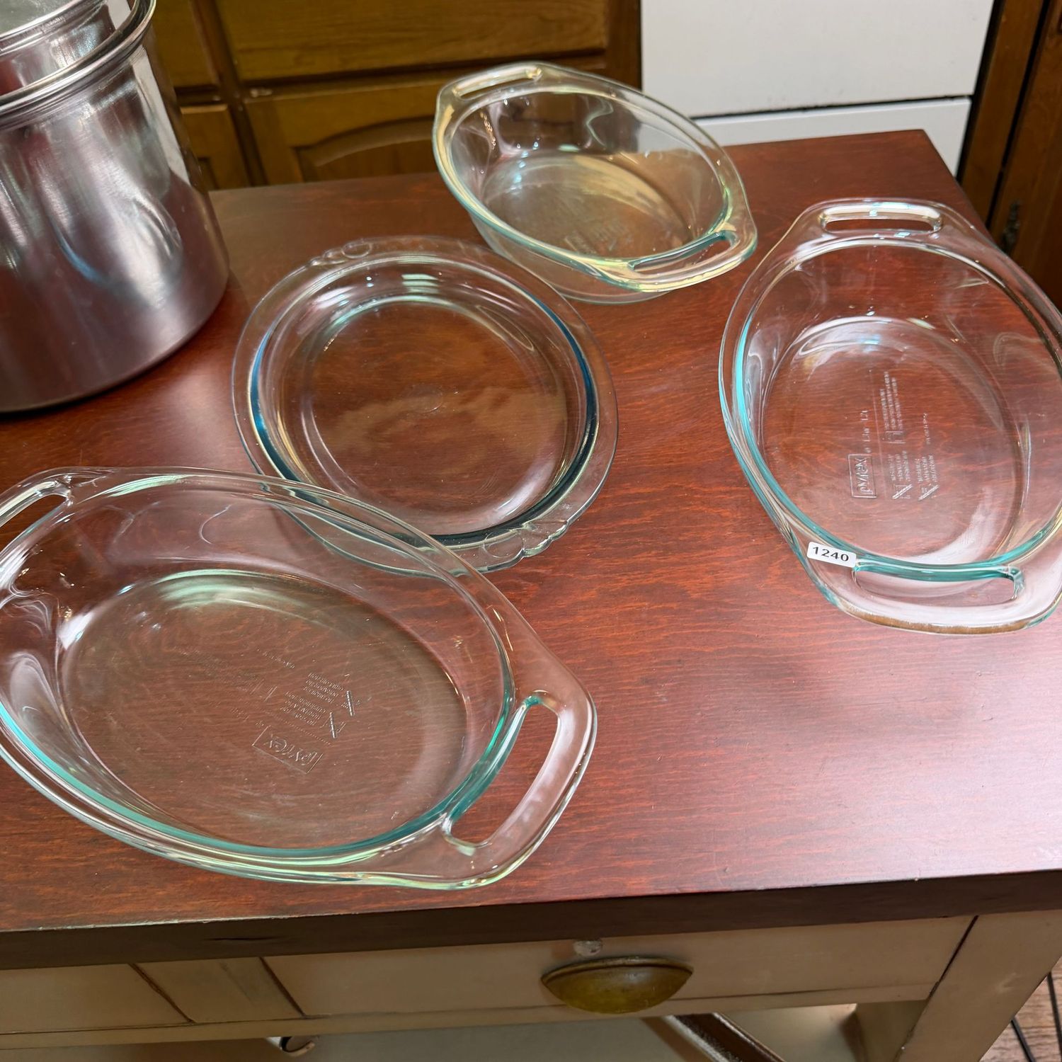 Three modern oval Pyrex casseroles 3 quart, and one vintage Pyrex oval dish, S1240 Three modern oval Pyrex casseroles 3 quart, and one vintage Pyrex oval dish, S1240