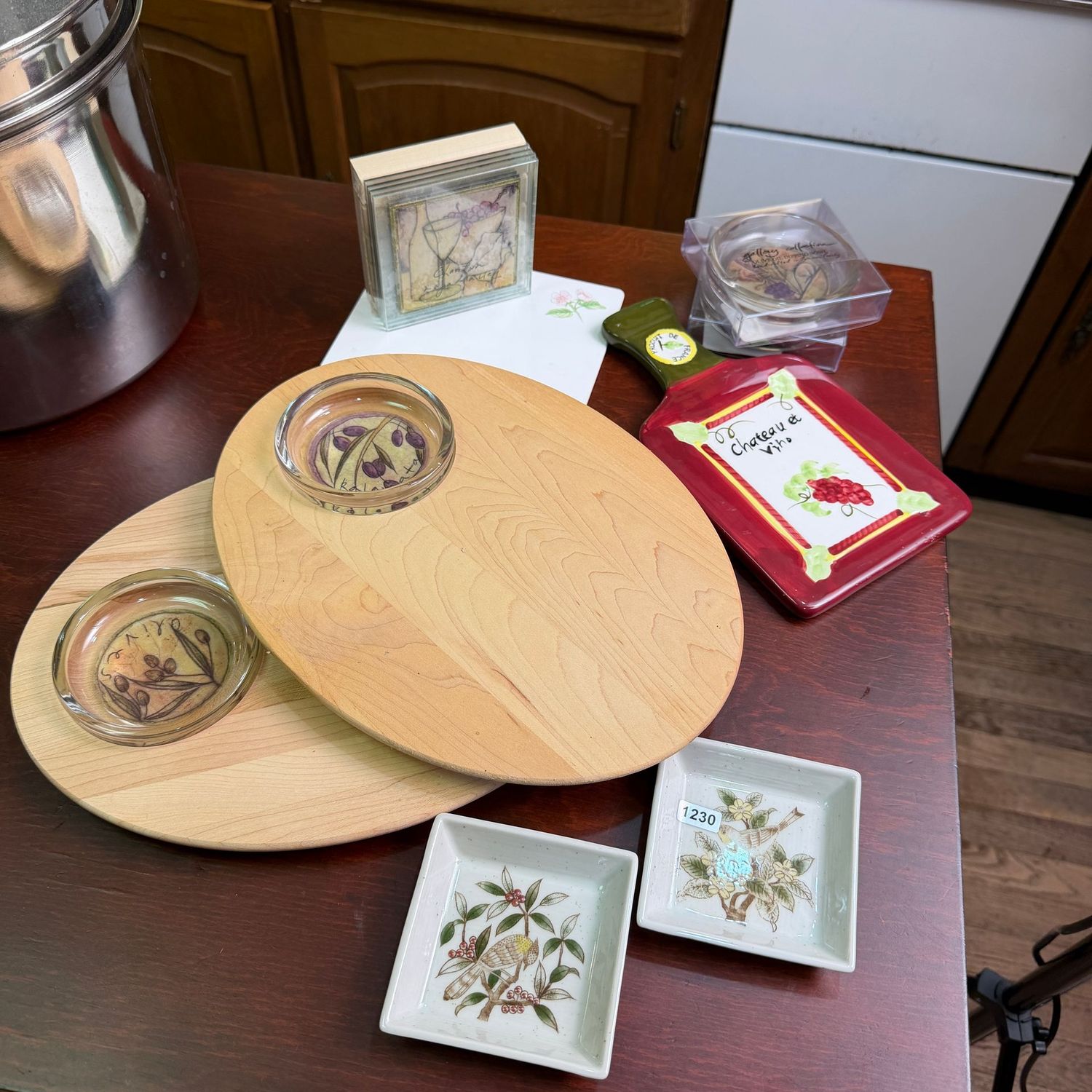 Group of bread and olive oil dip trays, extra dip bowls, trivet, new glass coasters, S1230 Group of bread and olive oil dip trays, extra dip bowls, trivet, new glass coasters, S1230