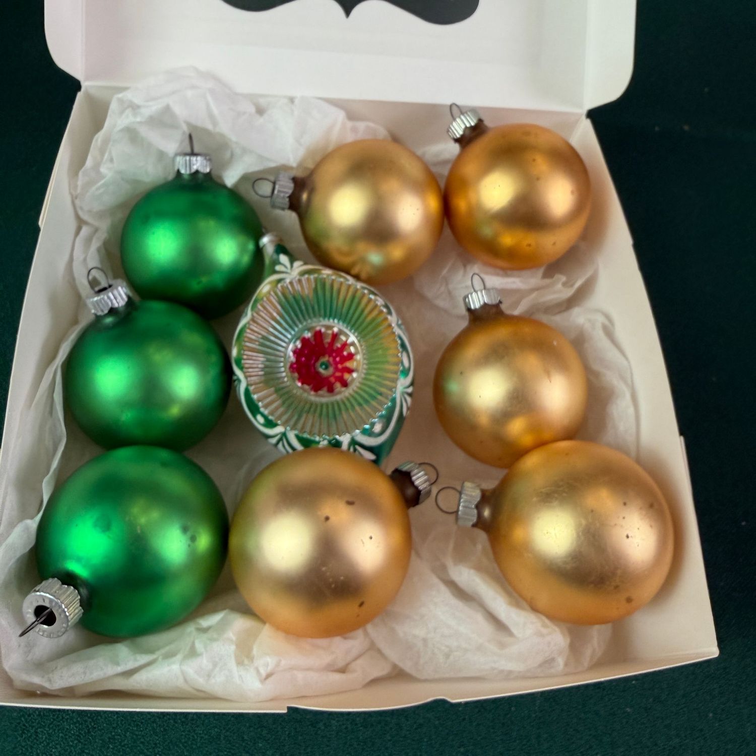 Box of green and gold vintage Christmas ornaments, S1359 Box of green and gold vintage Christmas ornaments, S1359