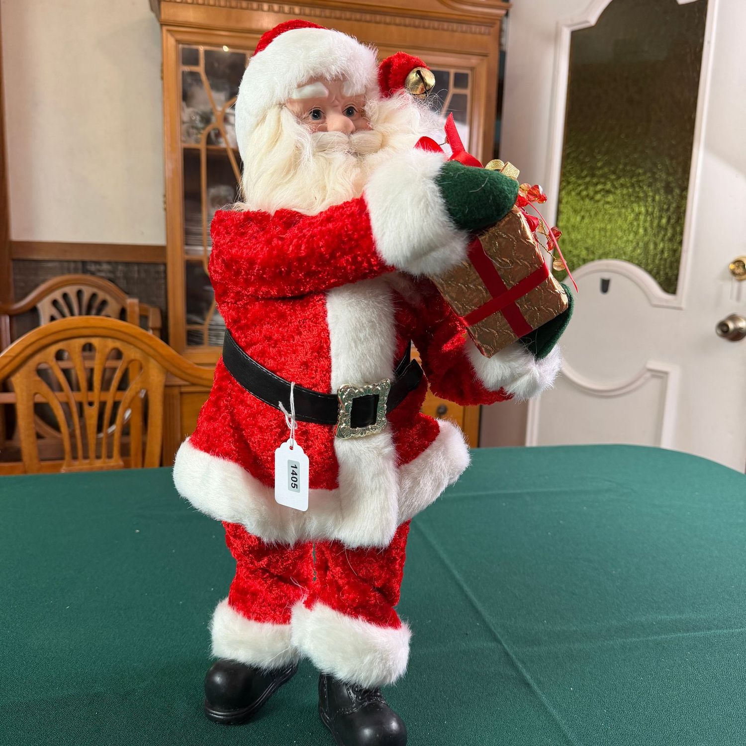 Santa holding a gold gift, Pier 1, 18 Santa holding a gold gift, Pier 1, 18", S1405