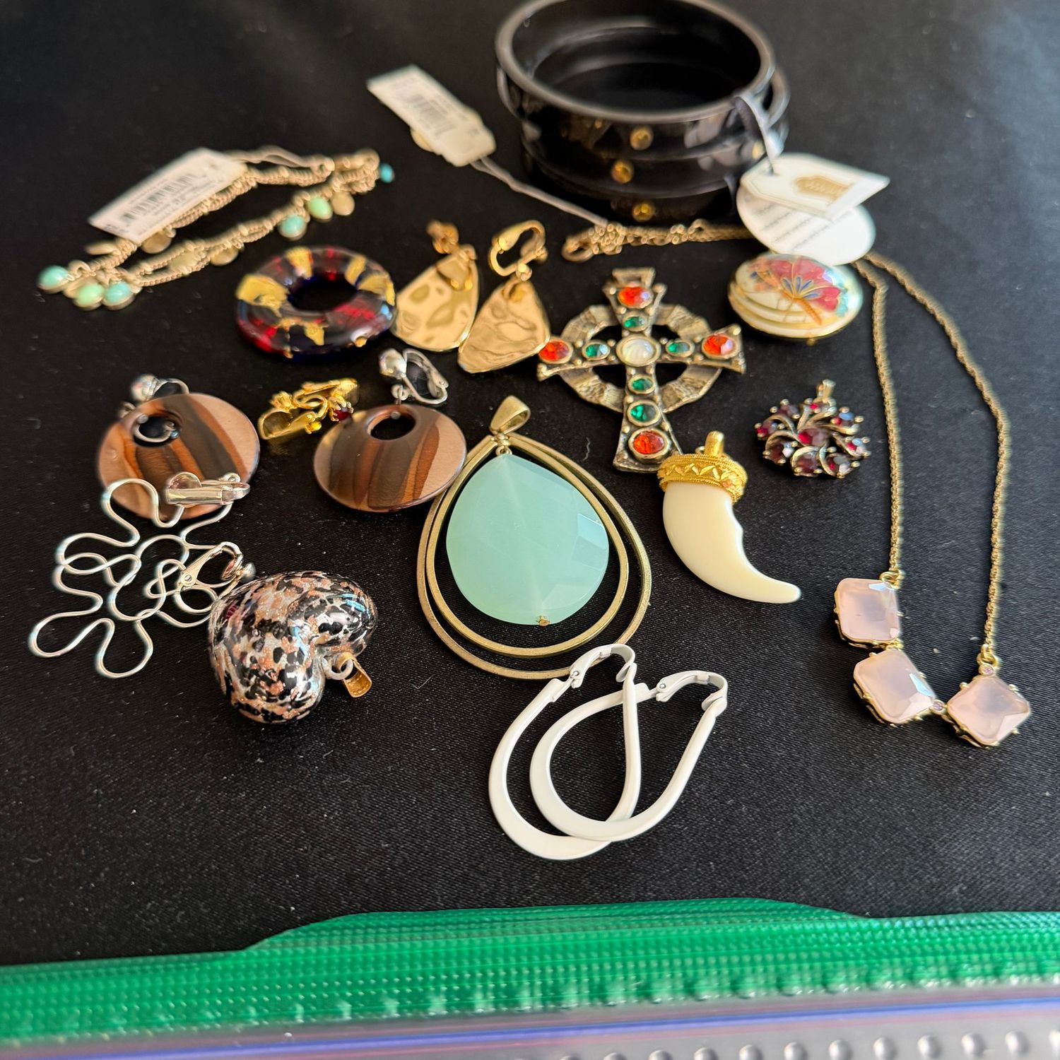 Pretty costume jewelry lot with pendants, clip earrings, bracelets, R0203 Pretty costume jewelry lot with pendants, clip earrings, bracelets, R0203