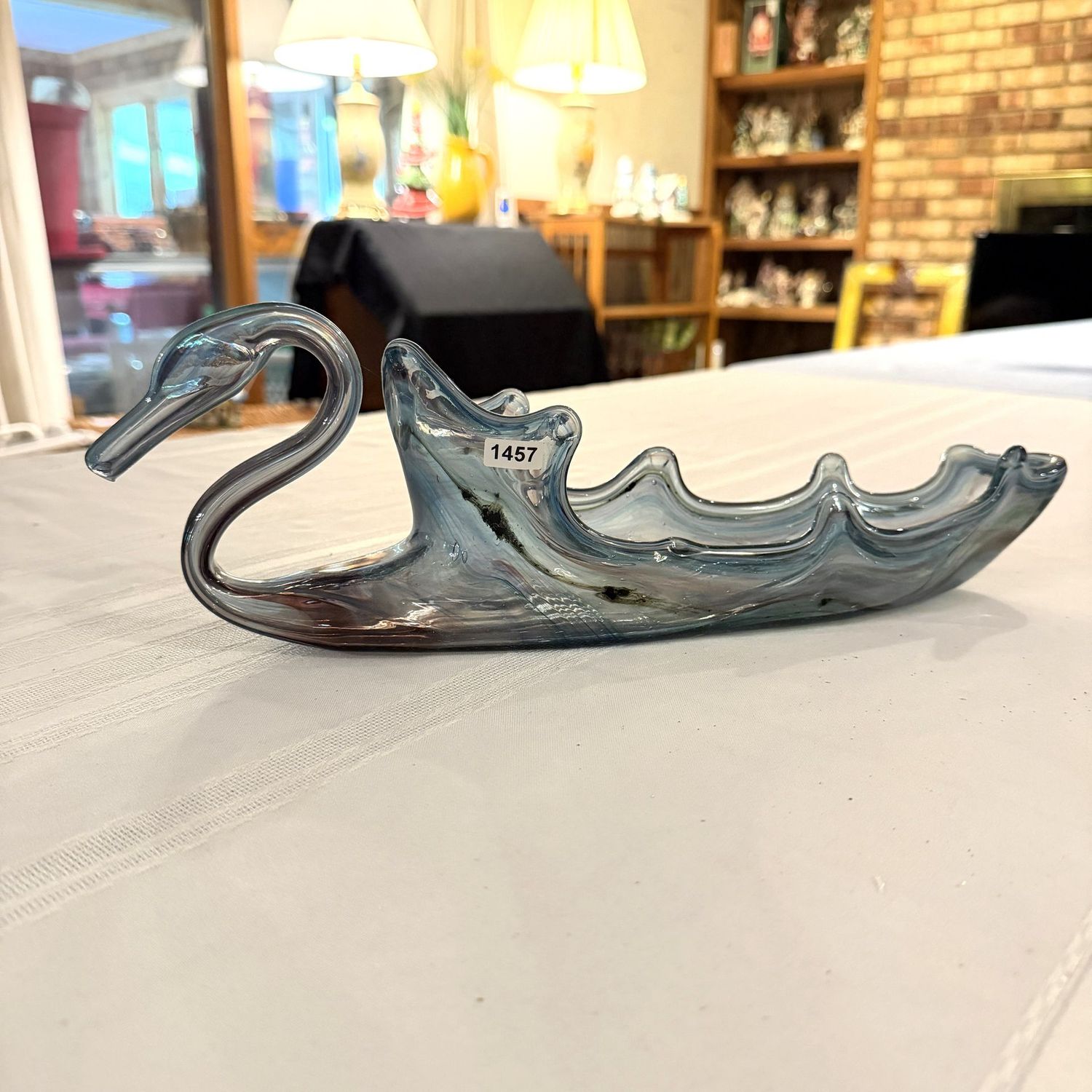Art glass swan, 14 Art glass swan, 14"L, S1457