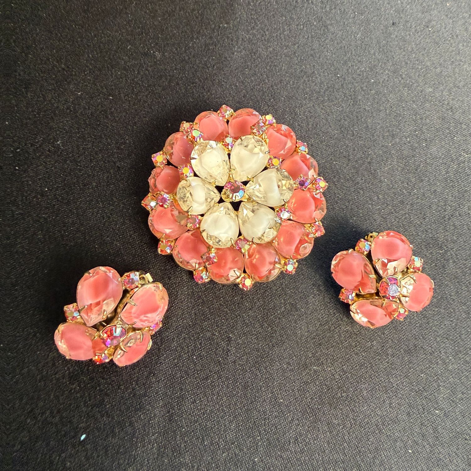 Jewelry Lot R0216 Pink floral cluster pink and rhinestone 2 Jewelry Lot R0216 Pink floral cluster pink and rhinestone 2" brooch and matching clip earrings