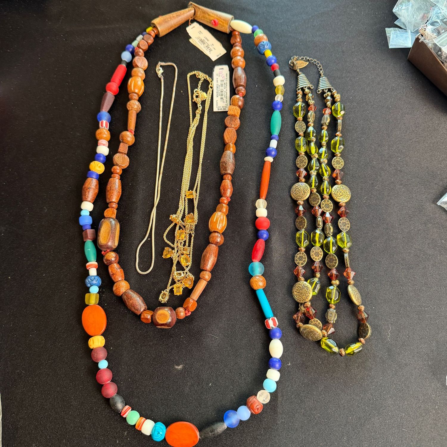 Jewelry Lot R0228 Earth-tone beaded necklaces, some with tags Jewelry Lot R0228 Earth-tone beaded necklaces, some with tags