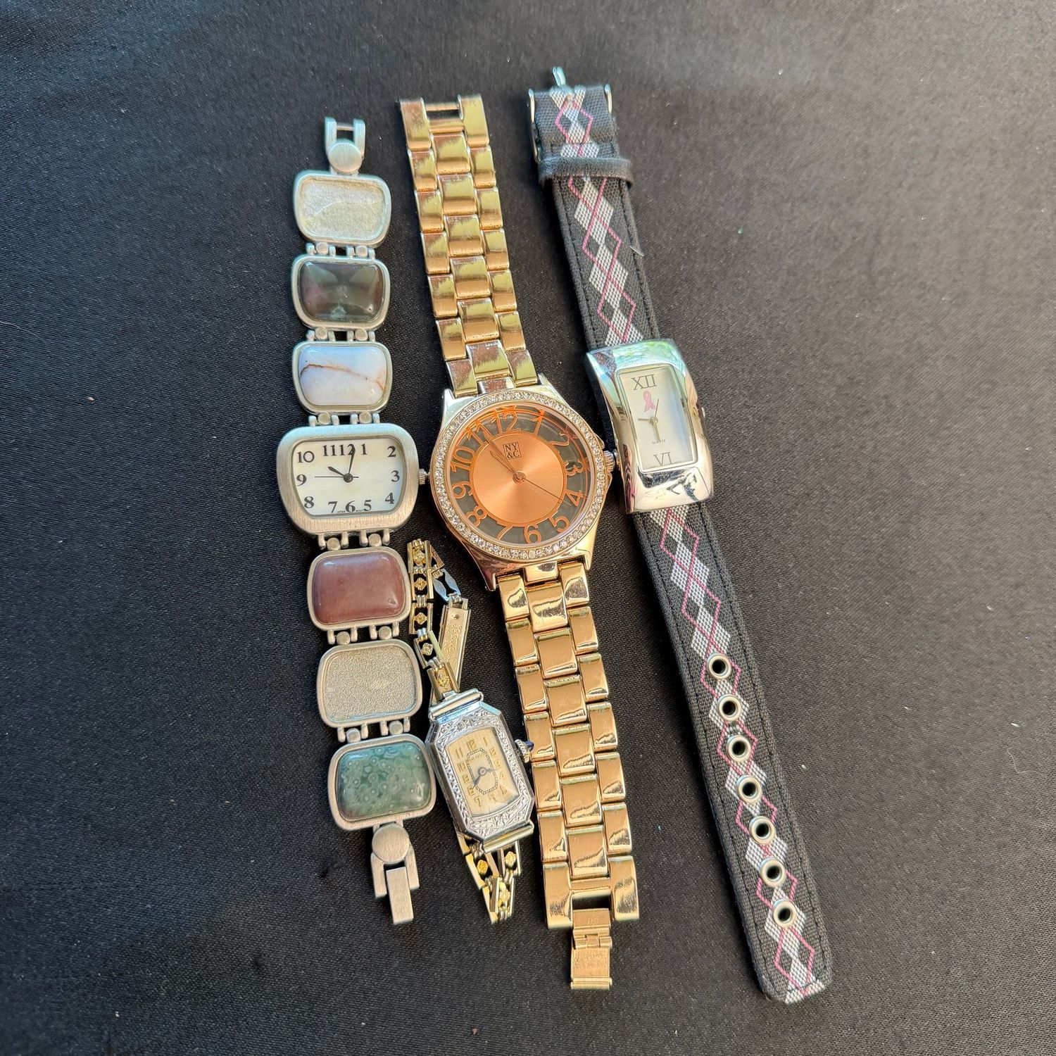 Jewelry Lot R0240 Group of watches Jewelry Lot R0240 Group of watches