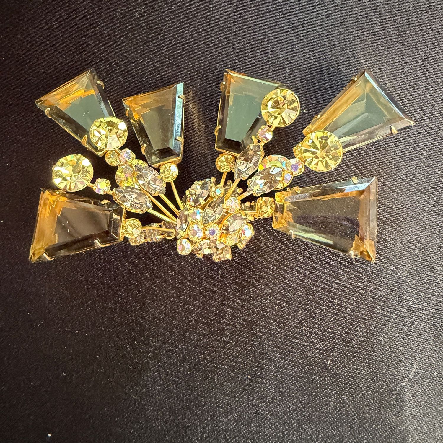 Jewelry Lot R0225 Schauer Fifth Avenue 3.5" amber & rhinestone starburst brooch