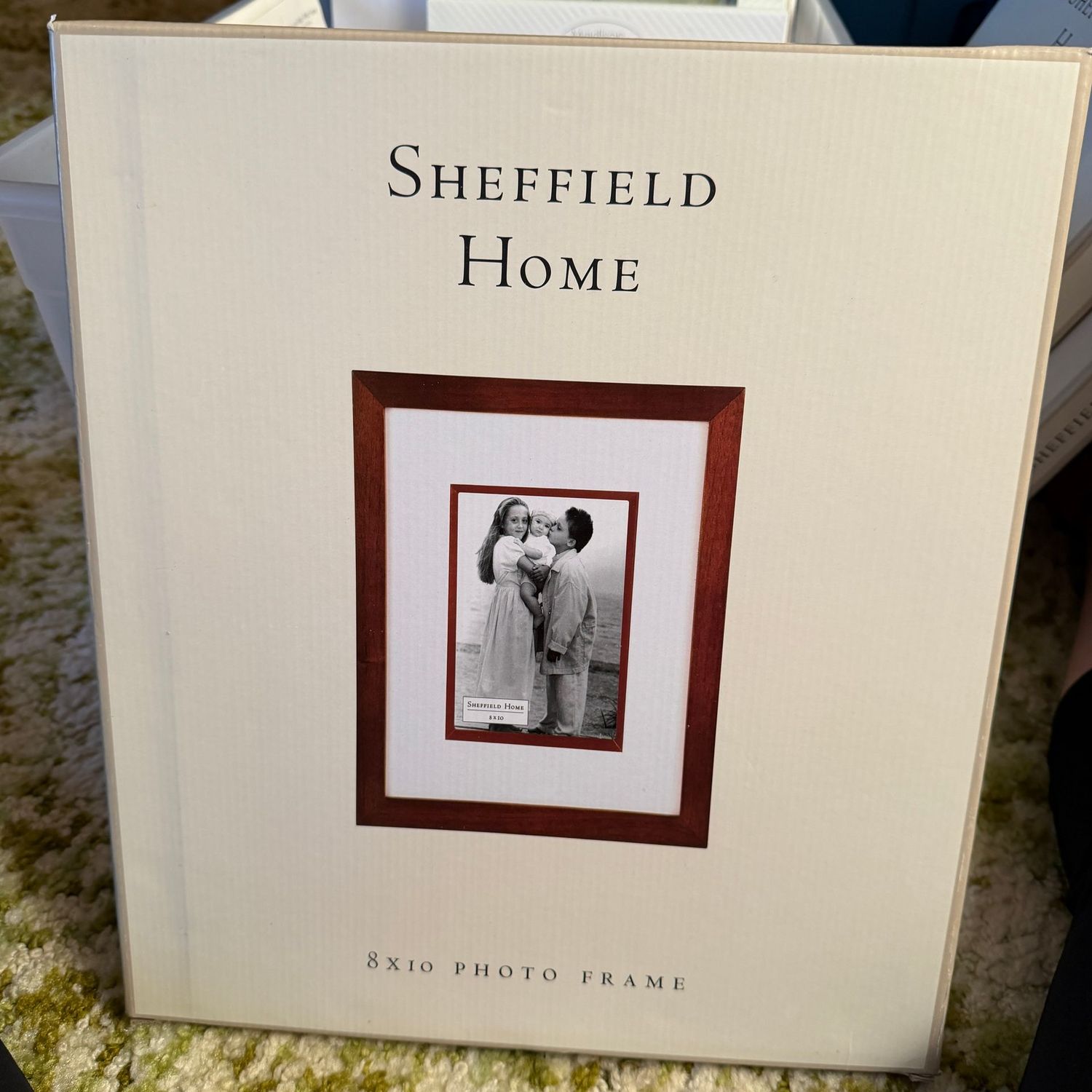 Sheffield Home 8x10 frame, S1503, Walnut Sheffield Home 8x10 frame, S1503, Walnut