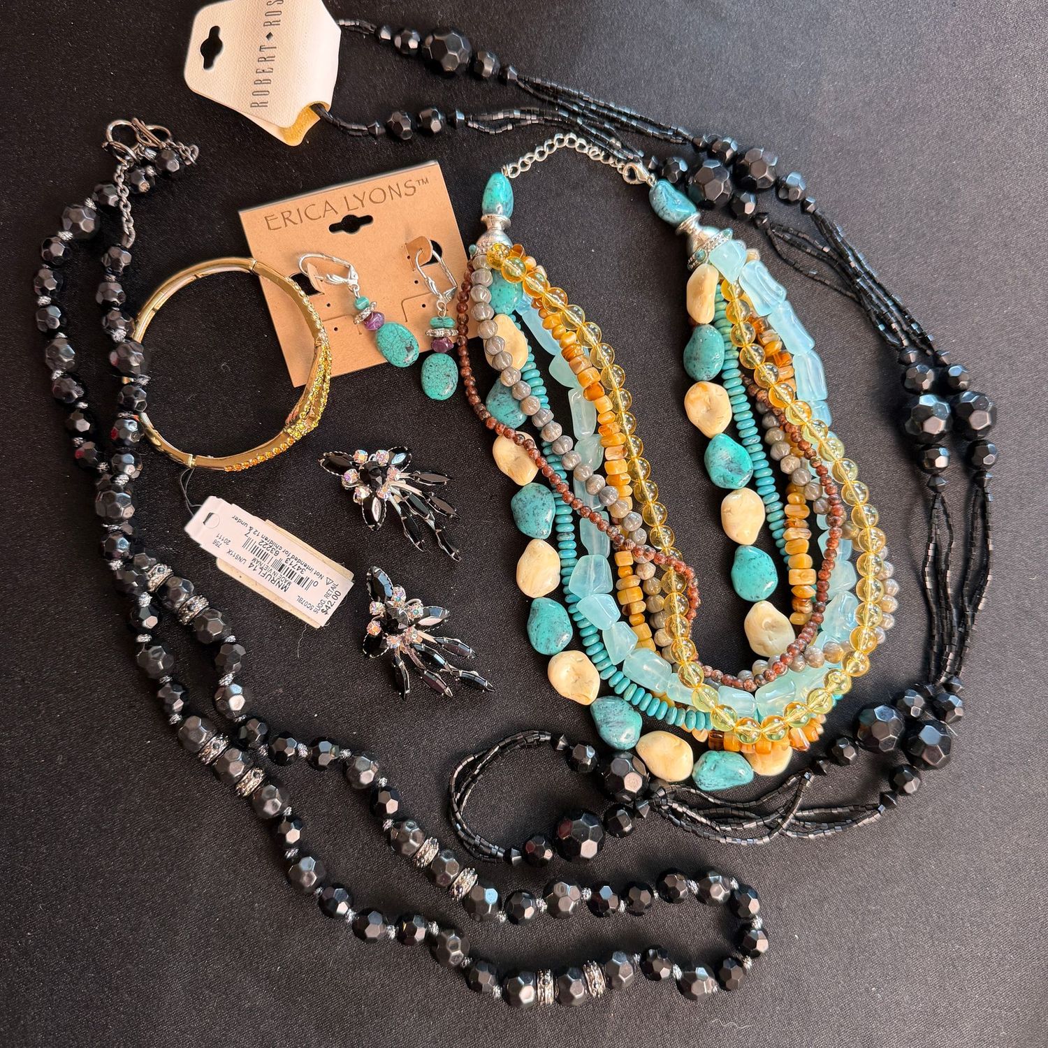 Jewelry Lot R0233 black and natural-tone necklaces, earrings, bracelet Jewelry Lot R0233 black and natural-tone necklaces, earrings, bracelet