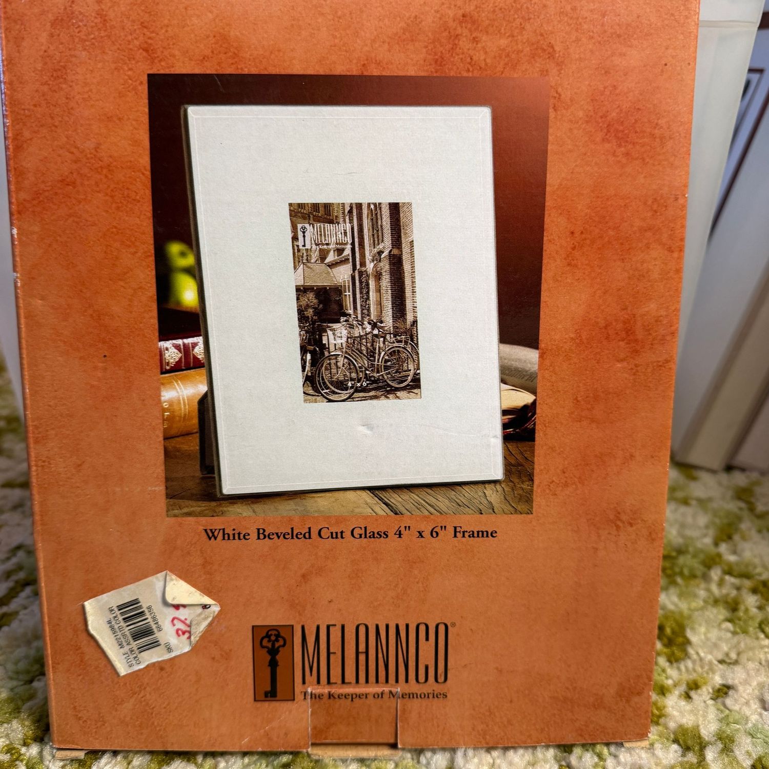 Melannco white beveled glass frame, holds 4x6, S1495 Melannco white beveled glass frame, holds 4x6, S1495