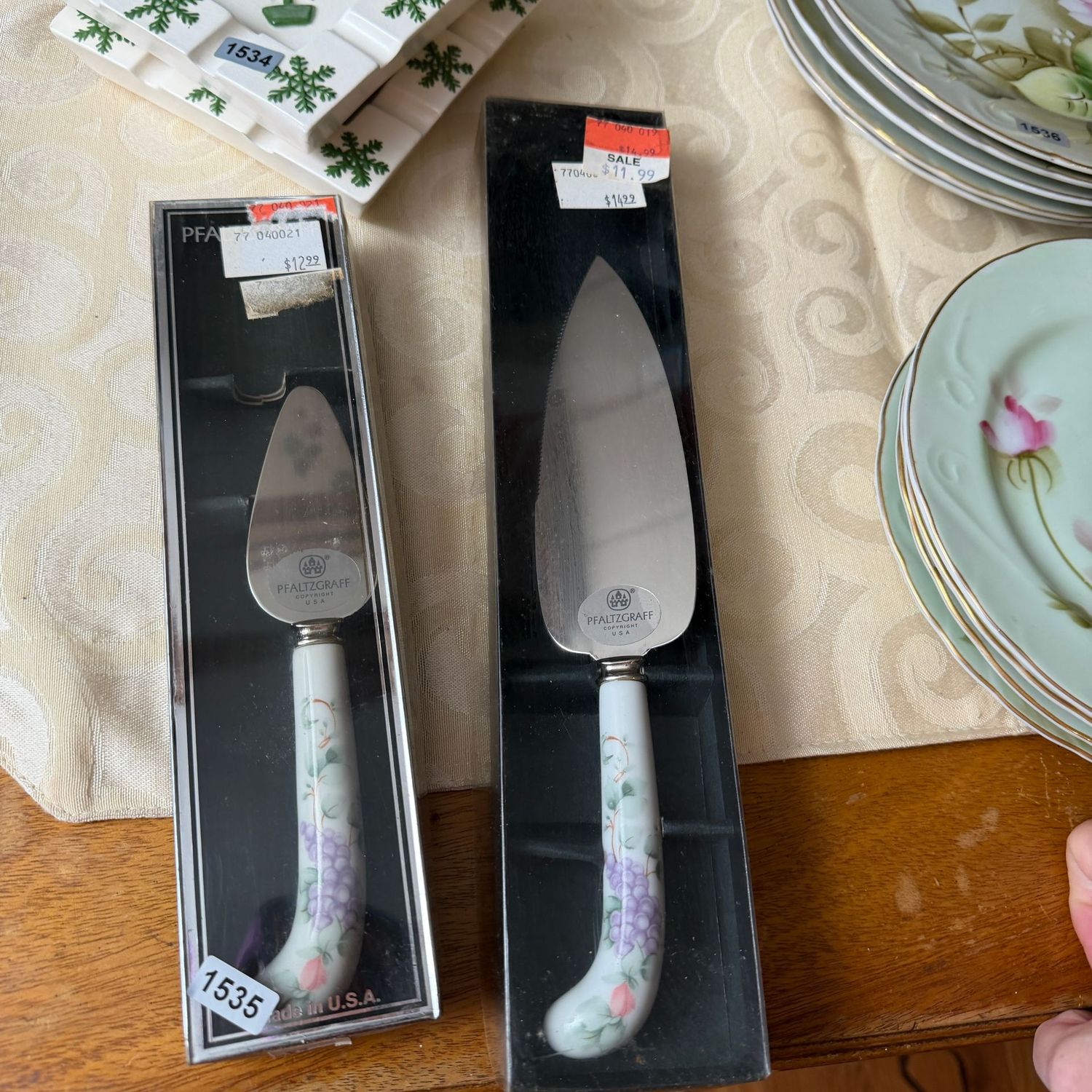 Pfaltzgraff dessert servers, S1535