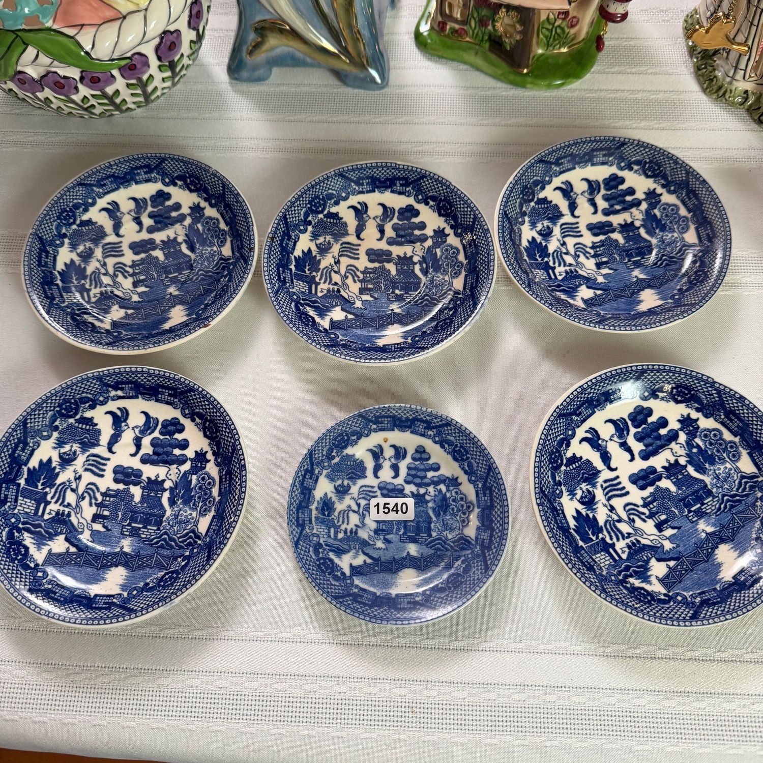 Blue willow, 5 saucers, 1 small plate, S1540