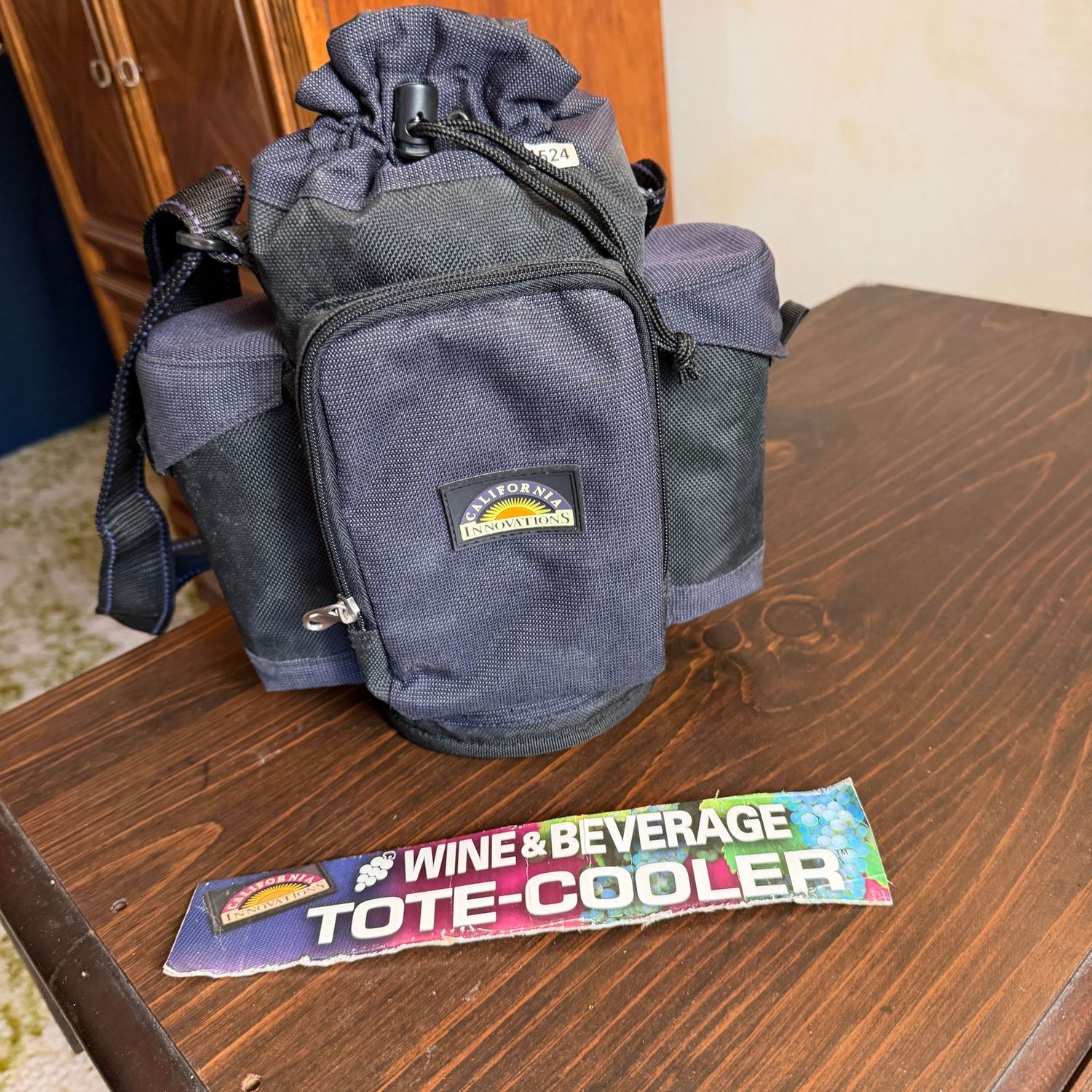 Wine bottle and beverage cooler insulated pack, S1524 Wine bottle and beverage cooler insulated pack, S1524