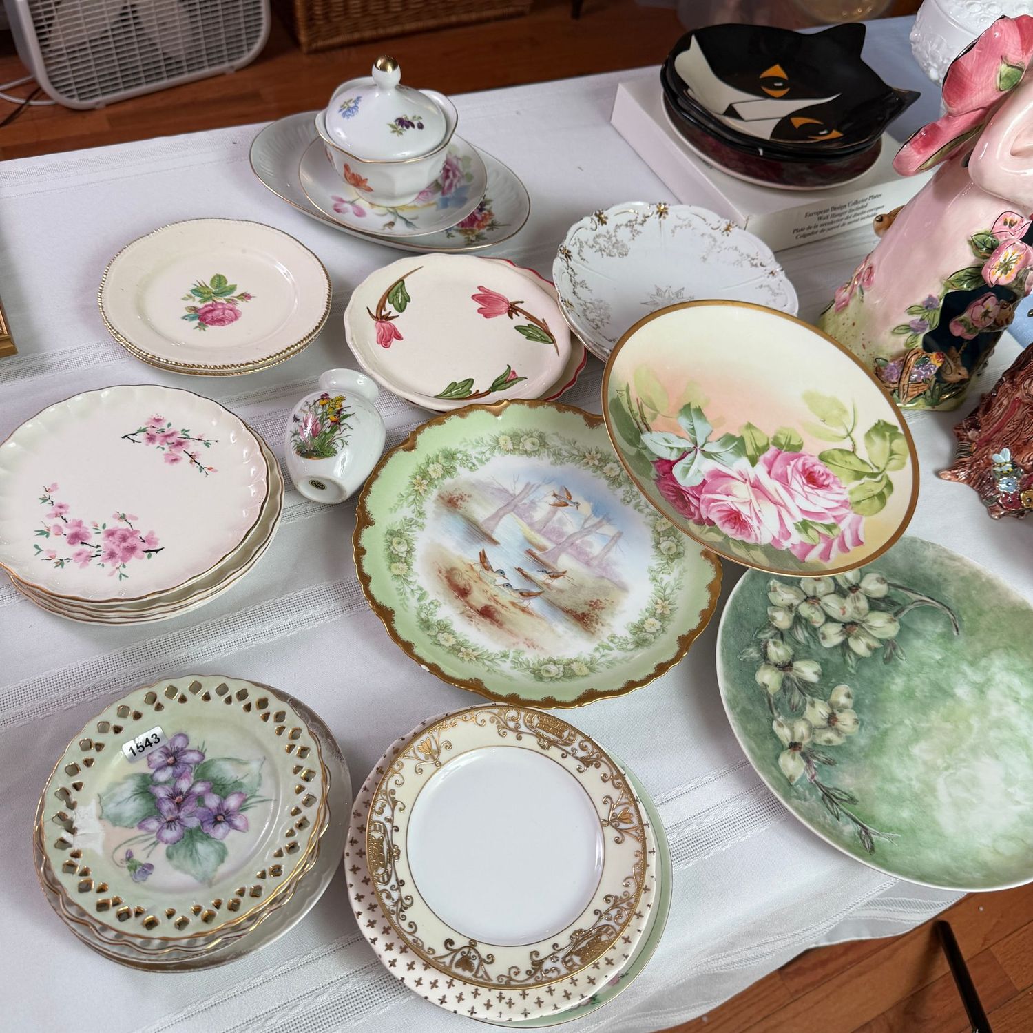 Decorative grouping of porcelain and painted dishes 4-8 Decorative grouping of porcelain and painted dishes 4-8", tiny bud vase, sugar, S1543