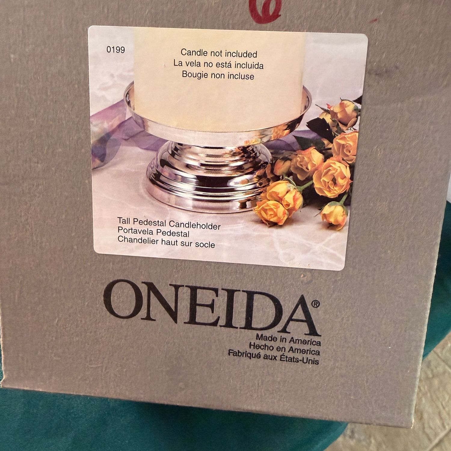 Oneida silver-plated 3.5 Oneida silver-plated 3.5"H pedestal candle holder, S1614
