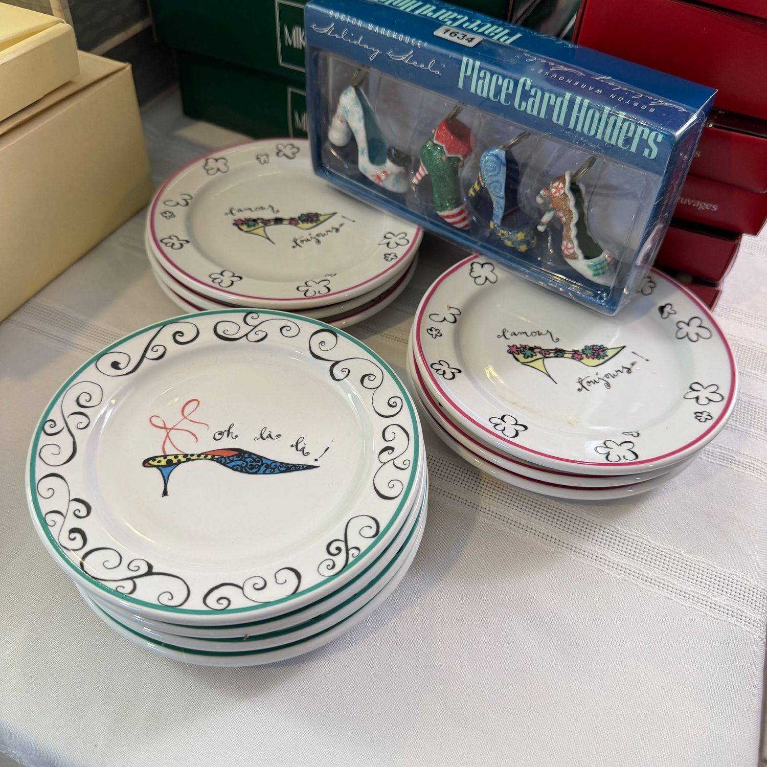Holiday Heels place card holders and set of 10 heels dessert plates, 4.5 Holiday Heels place card holders and set of 10 heels dessert plates, 4.5", S1634
