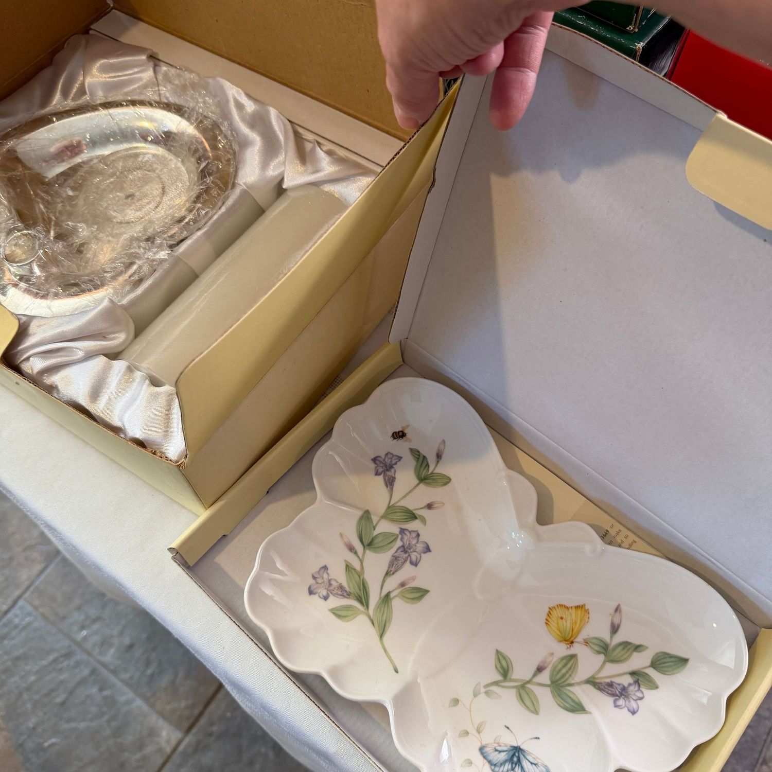 Lenox butterfly dish and heart candle holder, S1632