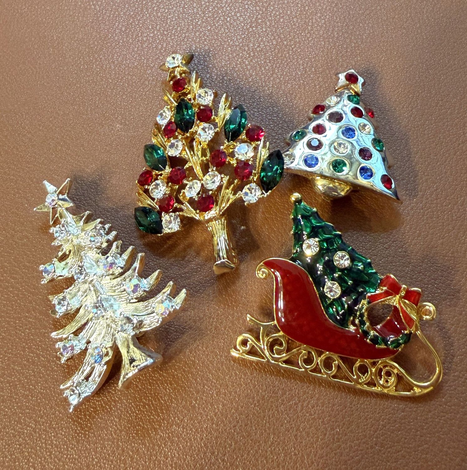 Jewelry Lot R0149, Four Eisenberg Ice brooches, Christmas trees, and sleigh, up to 2"