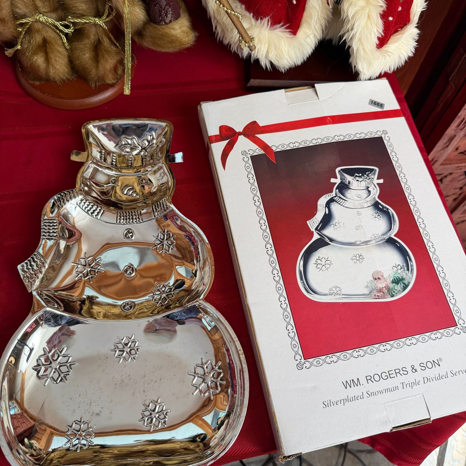 Wm. Rogers & Son silver-plated snowman divided serving tray, 15 Wm. Rogers & Son silver-plated snowman divided serving tray, 15"L, S1665