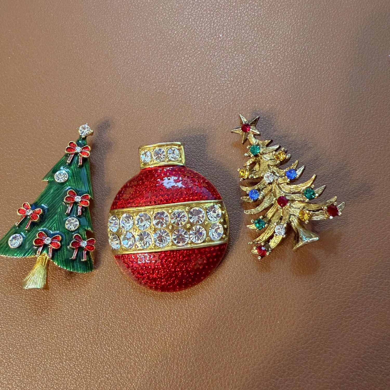 Jewelry Lot R0152, three Eisenberg Ice brooches, Christmas tree and bulb, up to 2 Jewelry Lot R0152, three Eisenberg Ice brooches, Christmas tree and bulb, up to 2"