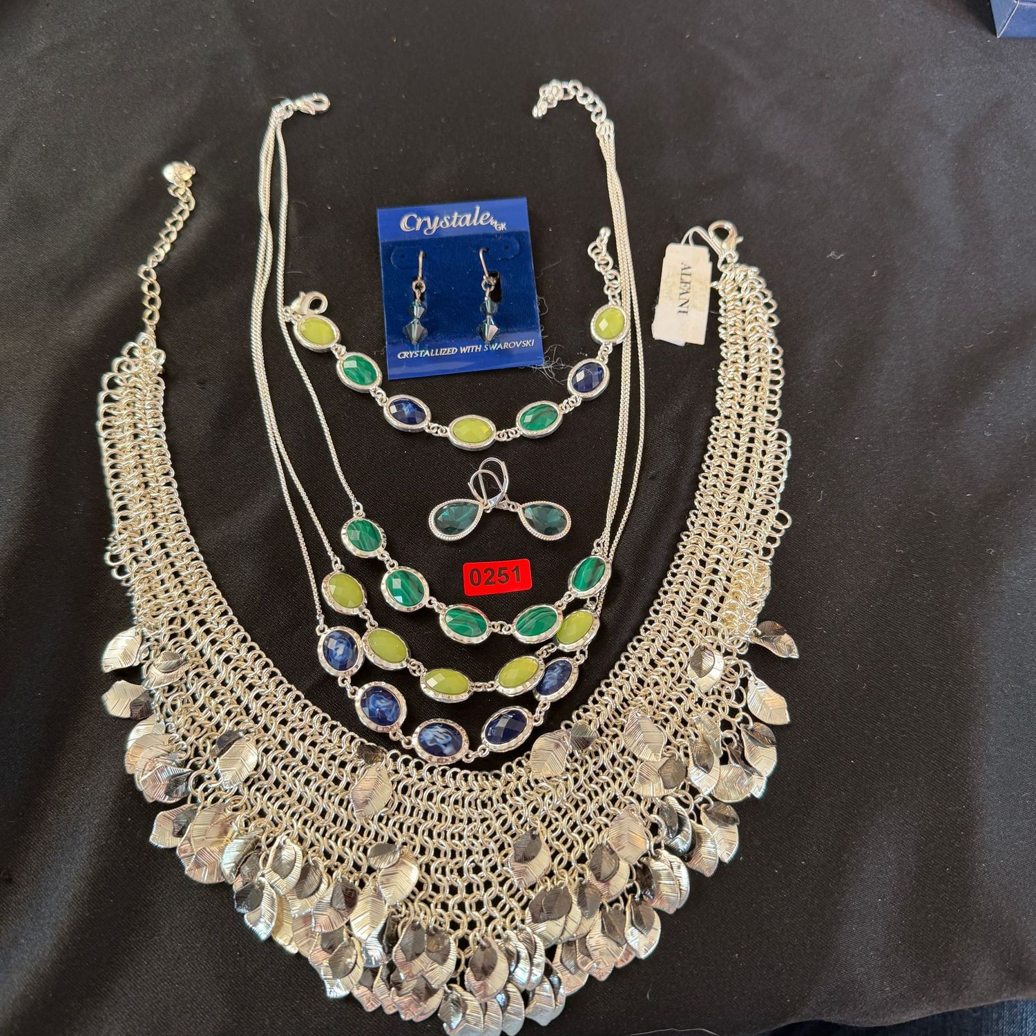 Jewelry Lot R0251 faceted multi-color bracelet and necklace, Alfani mesh and leaf necklace, pierced earrings Jewelry Lot R0251 faceted multi-color bracelet and necklace, Alfani mesh and leaf necklace, pierced earrings