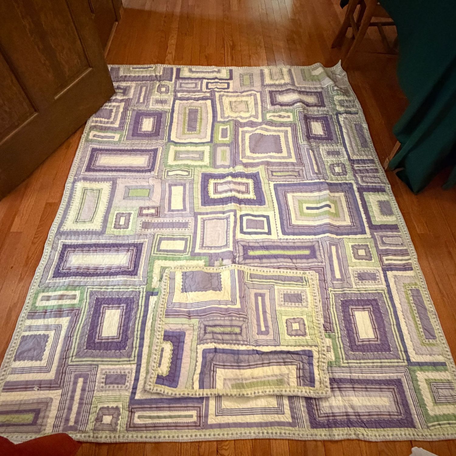 Pottery Barn Kids geometric purple and green twin quilted bedspread with sham, mild wear, S1708 Pottery Barn Kids geometric purple and green twin quilted bedspread with sham, mild wear, S1708