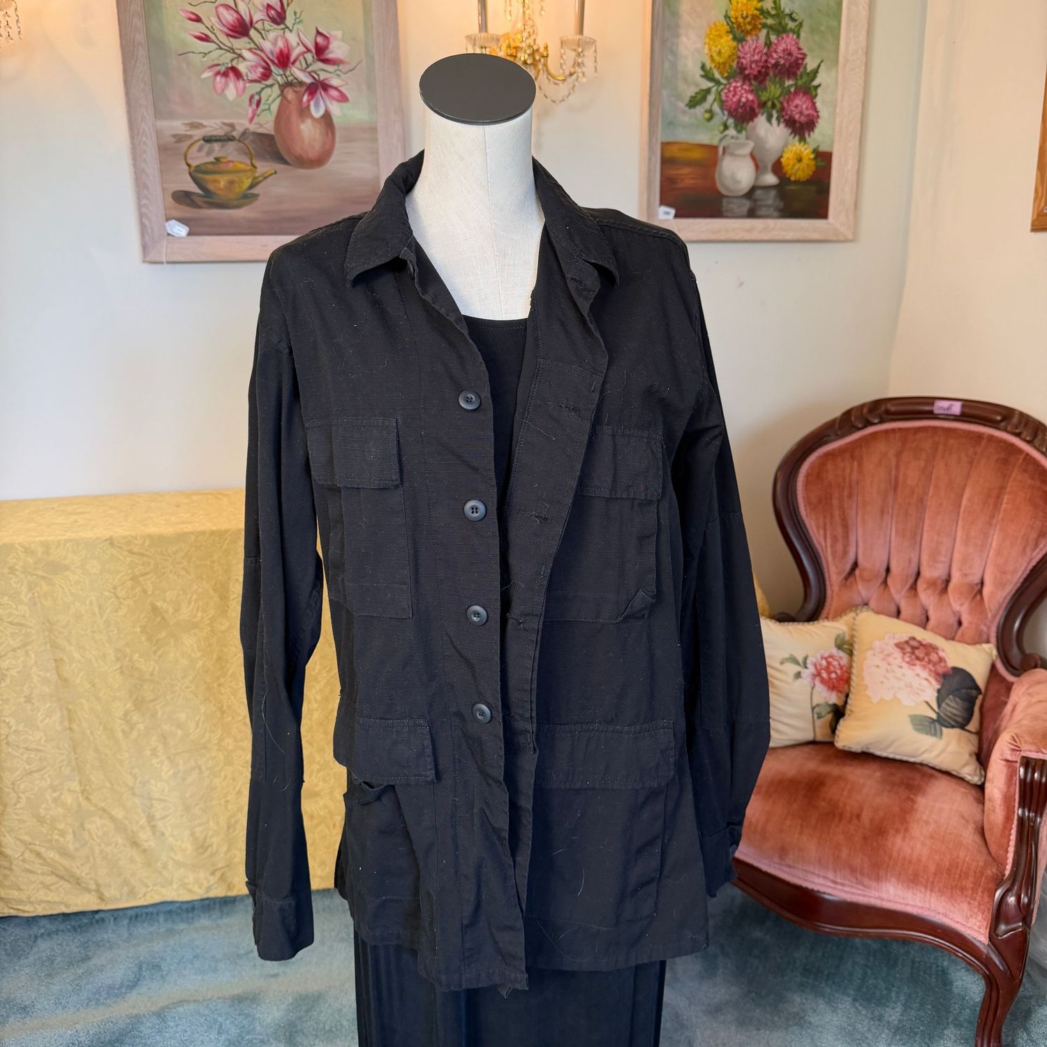 Black cotton jacket with lots of pockets, size M/L, S1797 Black cotton jacket with lots of pockets, size M/L, S1797