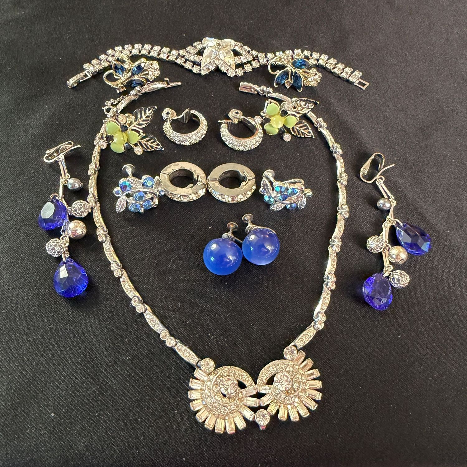 Jewelry Lot R0277 Blue and green clip/screw-back earrings, rhinestone bracelet, earrings, and necklace (including Bogoff) Jewelry Lot R0277 Blue and green clip/screw-back earrings, rhinestone bracelet, earrings, and necklace (including Bogoff)