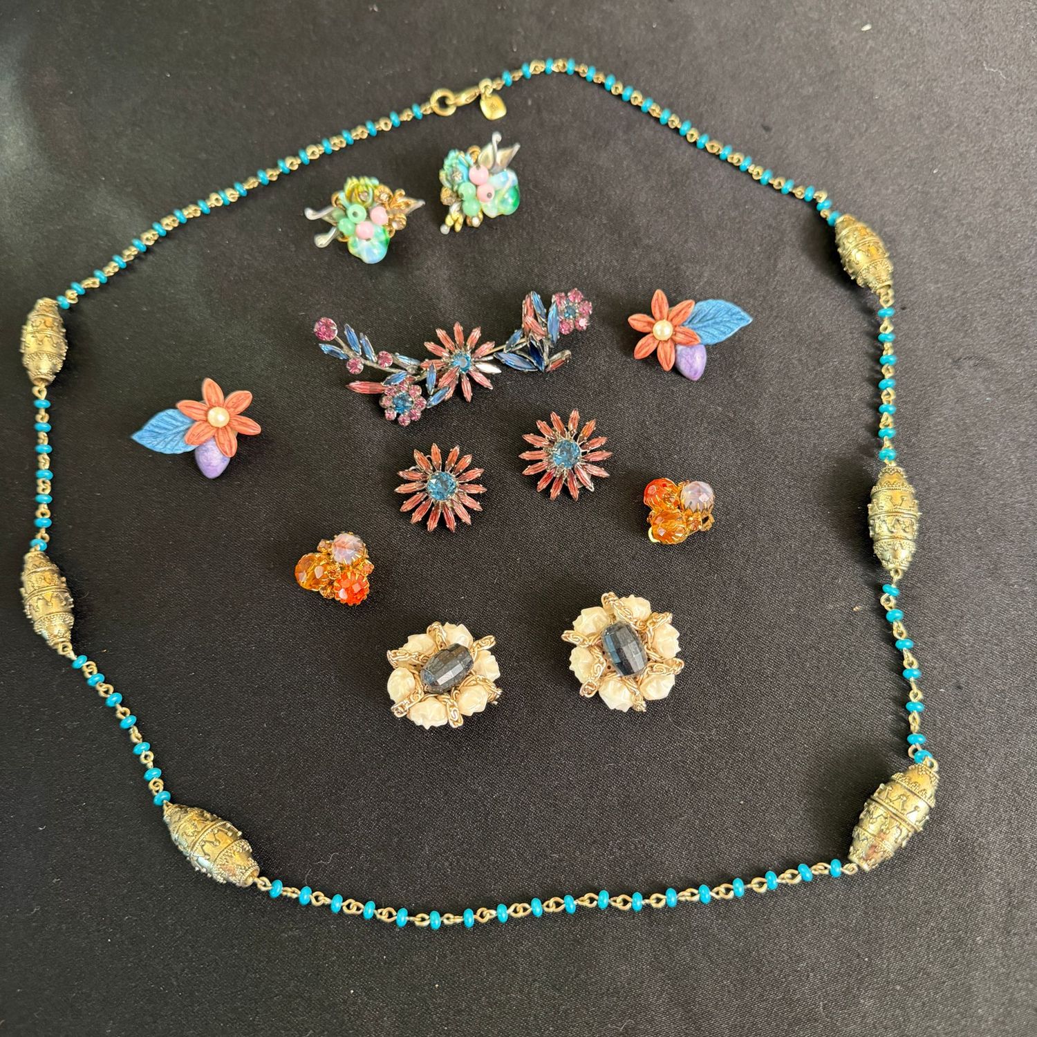 Jewelry Lot R0284 lovely beaded Lauren necklace, floral and W. German cluster earrings