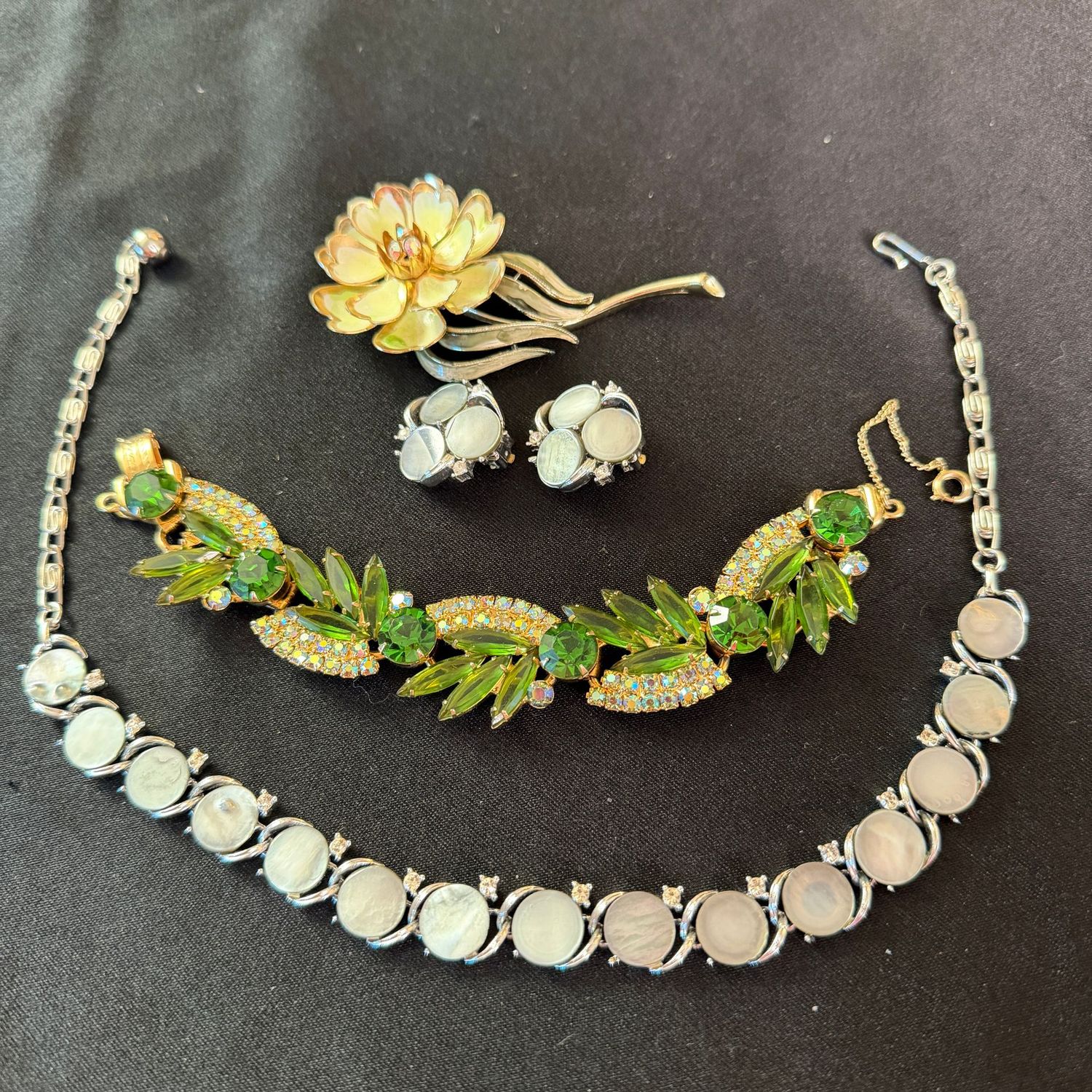 Jewelry Lot R0273 Lisner necklace and clip earrings, Coro yellow flower brooch, Juliana-style emerald rhinestone bracelet Jewelry Lot R0273 Lisner necklace and clip earrings, Coro yellow flower brooch, Juliana-style emerald rhinestone bracelet