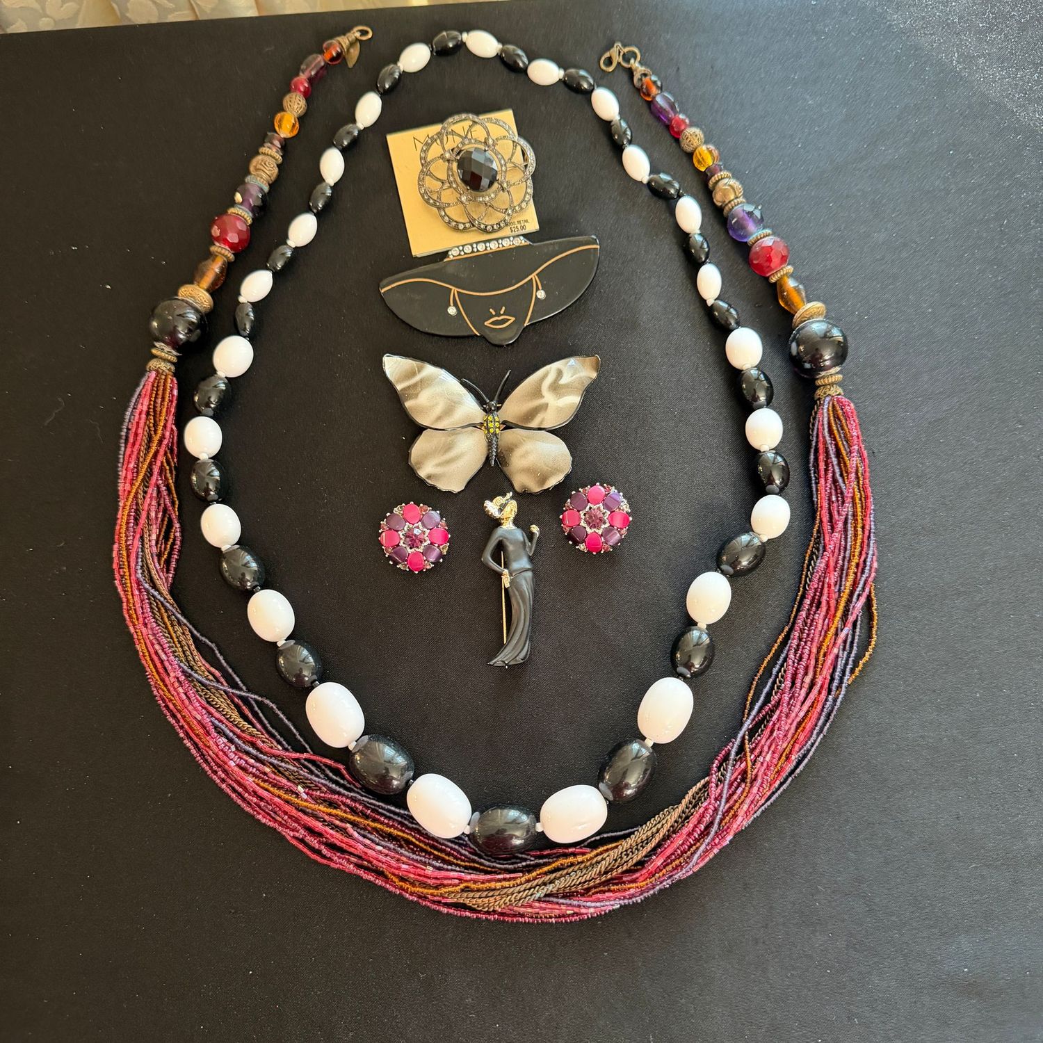 Jewelry Lot R0318 Fine ladies wear hats with these brooches, colorful clip earrings and beaded necklaces Jewelry Lot R0318 Fine ladies wear hats with these brooches, colorful clip earrings and beaded necklaces