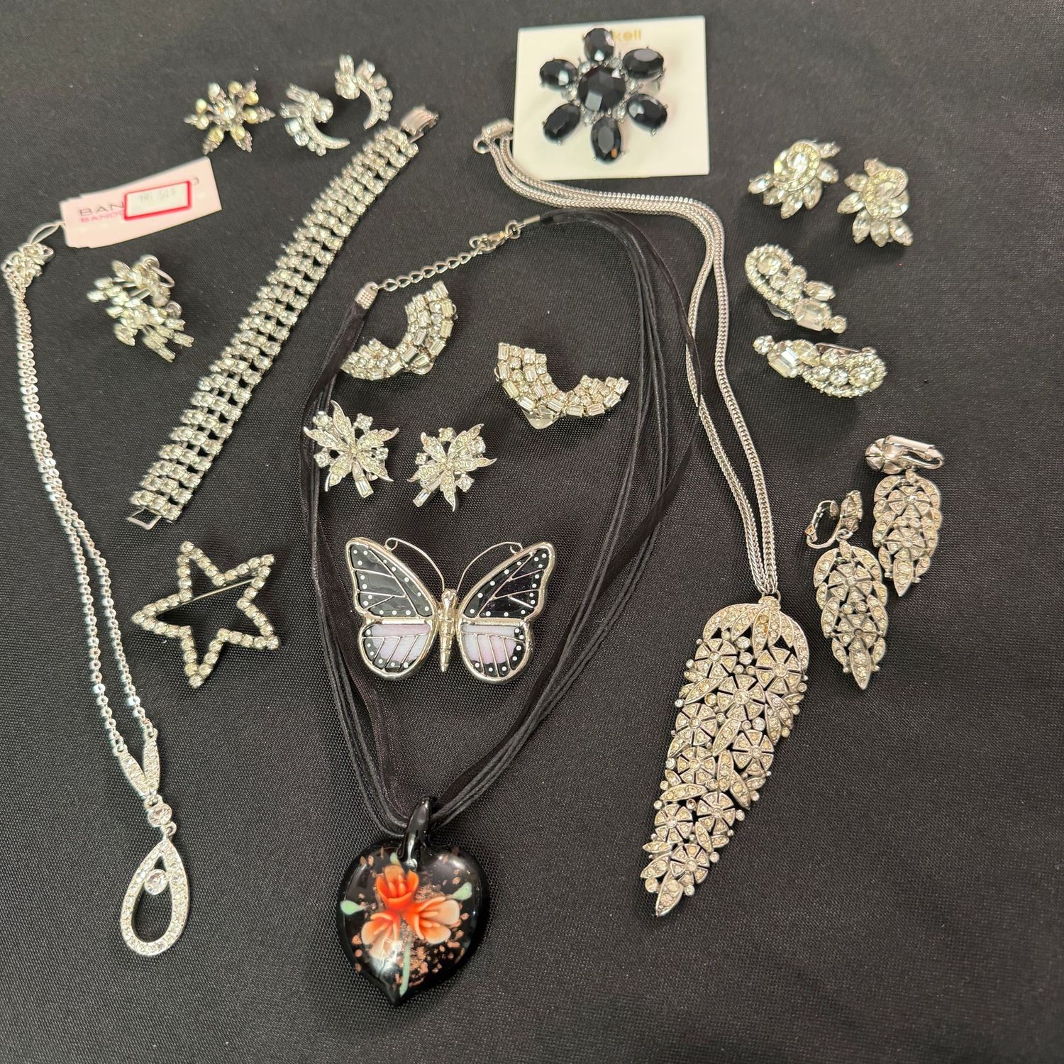 Jewelry Lot R0330 mostly rhinestone necklaces, brooches, bracelet, earrings, including Mazer Bros. and Haskell, Hattie Carnegie earrings and necklace Jewelry Lot R0330 mostly rhinestone necklaces, brooches, bracelet, earrings, including Mazer Bros. and Haskell, Hattie Carnegie earrings and necklace