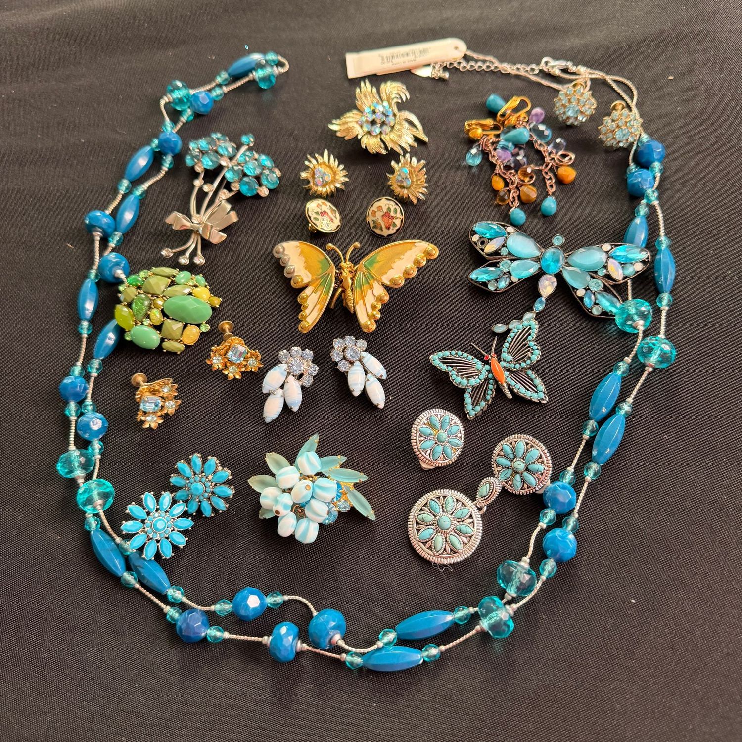Jewelry Lot R0309 Floral and butterfly brooches, earrings, blue beaded necklace, including Coro, Monet, Jewelry Lot R0309 Floral and butterfly brooches, earrings, blue beaded necklace, including Coro, Monet,