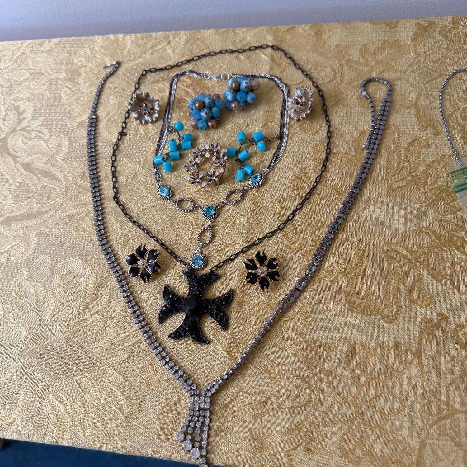 Jewelry Lot R0321 blue, black, and rhinestone earrings, brooch, necklaces Jewelry Lot R0321 blue, black, and rhinestone earrings, brooch, necklaces