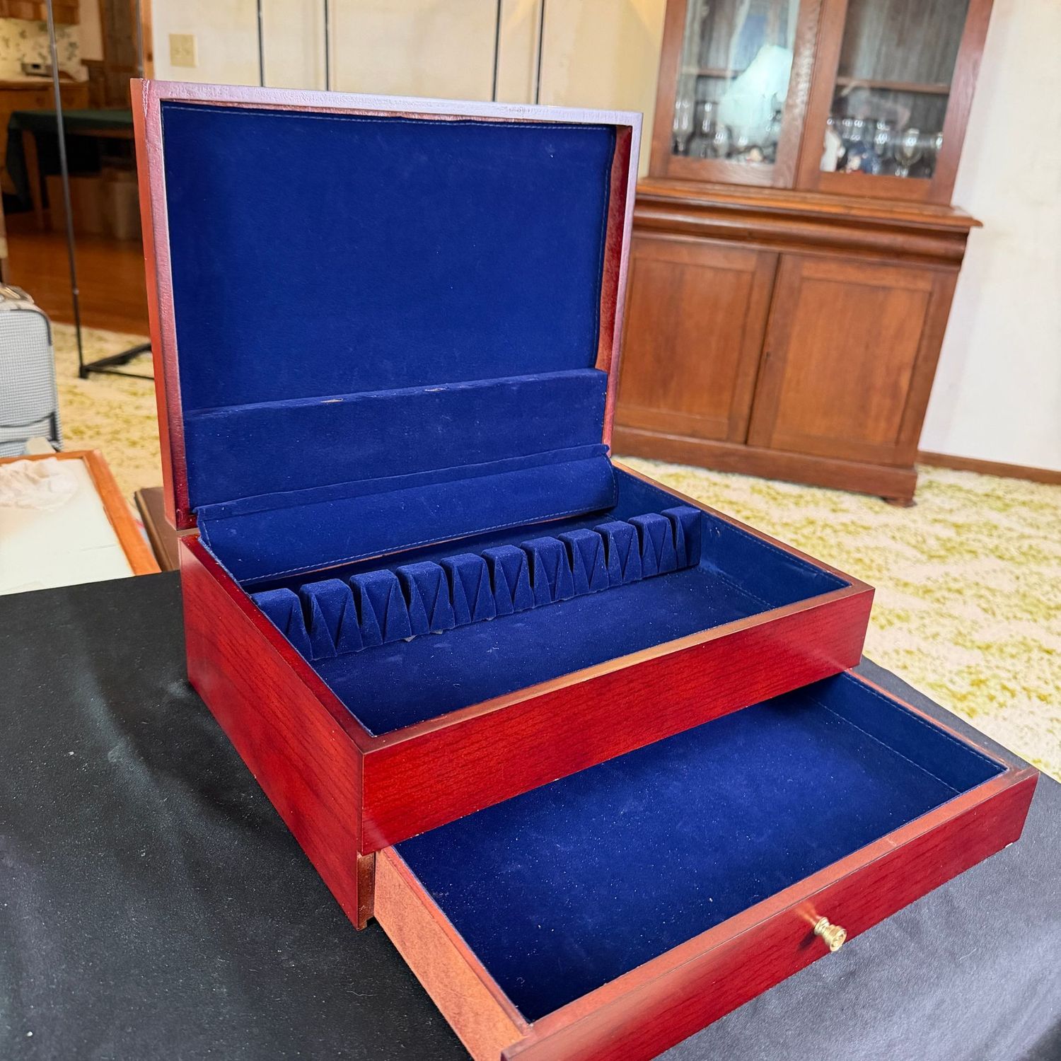 Silverware storage box with lovely blue liner (strip at hinge needs re-glued to box) 5 Silverware storage box with lovely blue liner (strip at hinge needs re-glued to box) 5"H x 11"W x 15"L, B0079