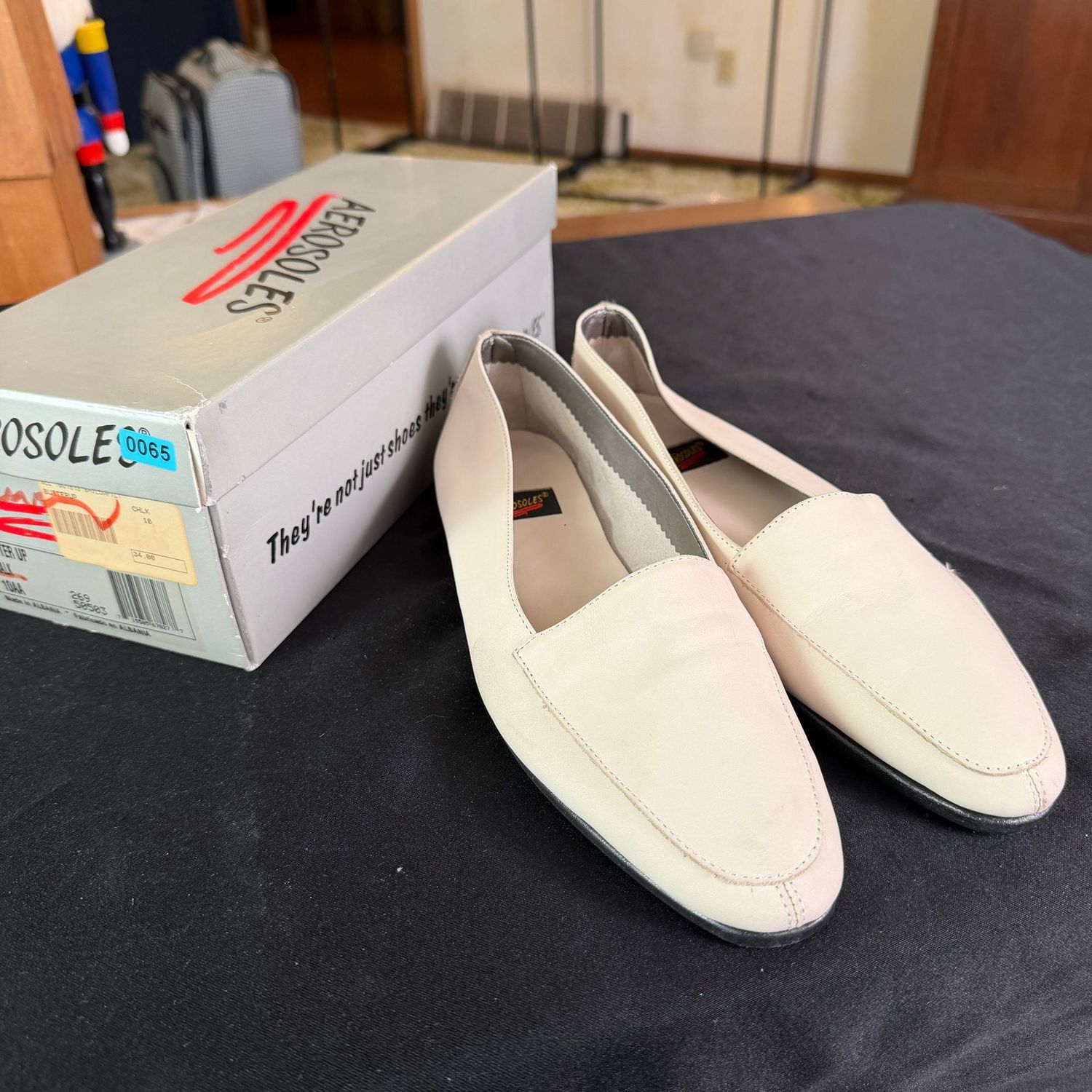 Aerosoles butter up chalk loafers, women's size 10AA (narrow) shoes, unworn, B0065